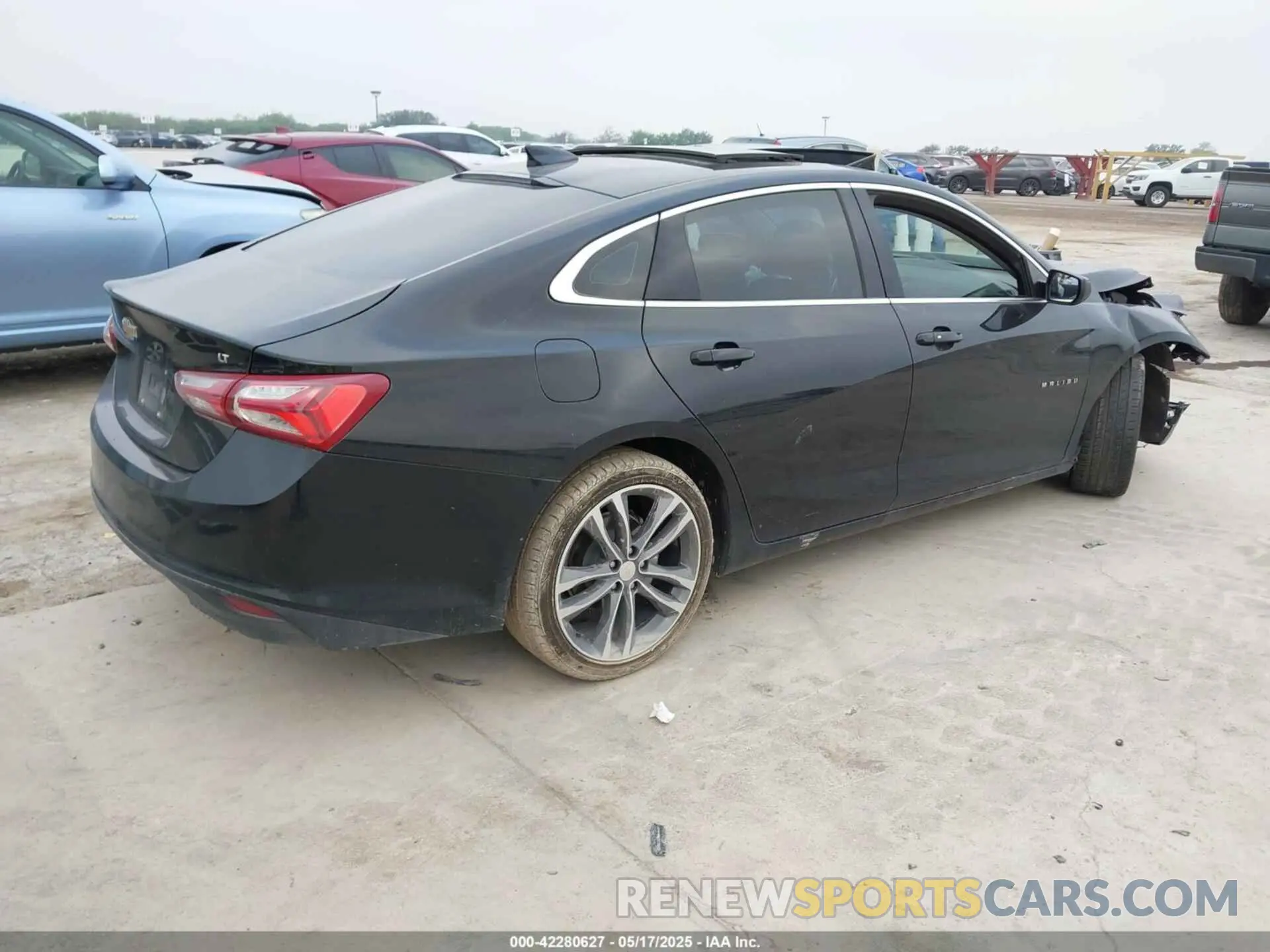 4 Photograph of a damaged car 1G1ZD5ST7NF164293 CHEVROLET MALIBU 2022