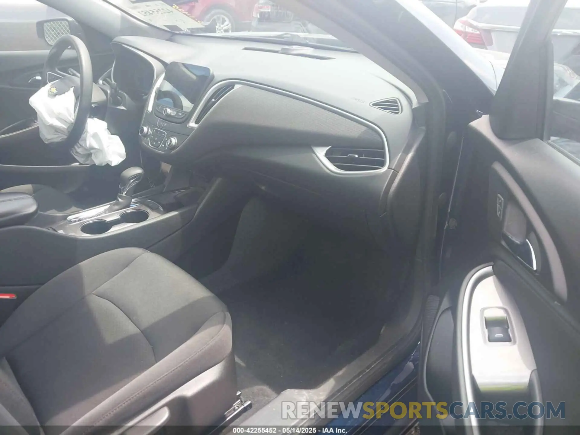 5 Photograph of a damaged car 1G1ZD5ST7NF184964 CHEVROLET MALIBU 2022