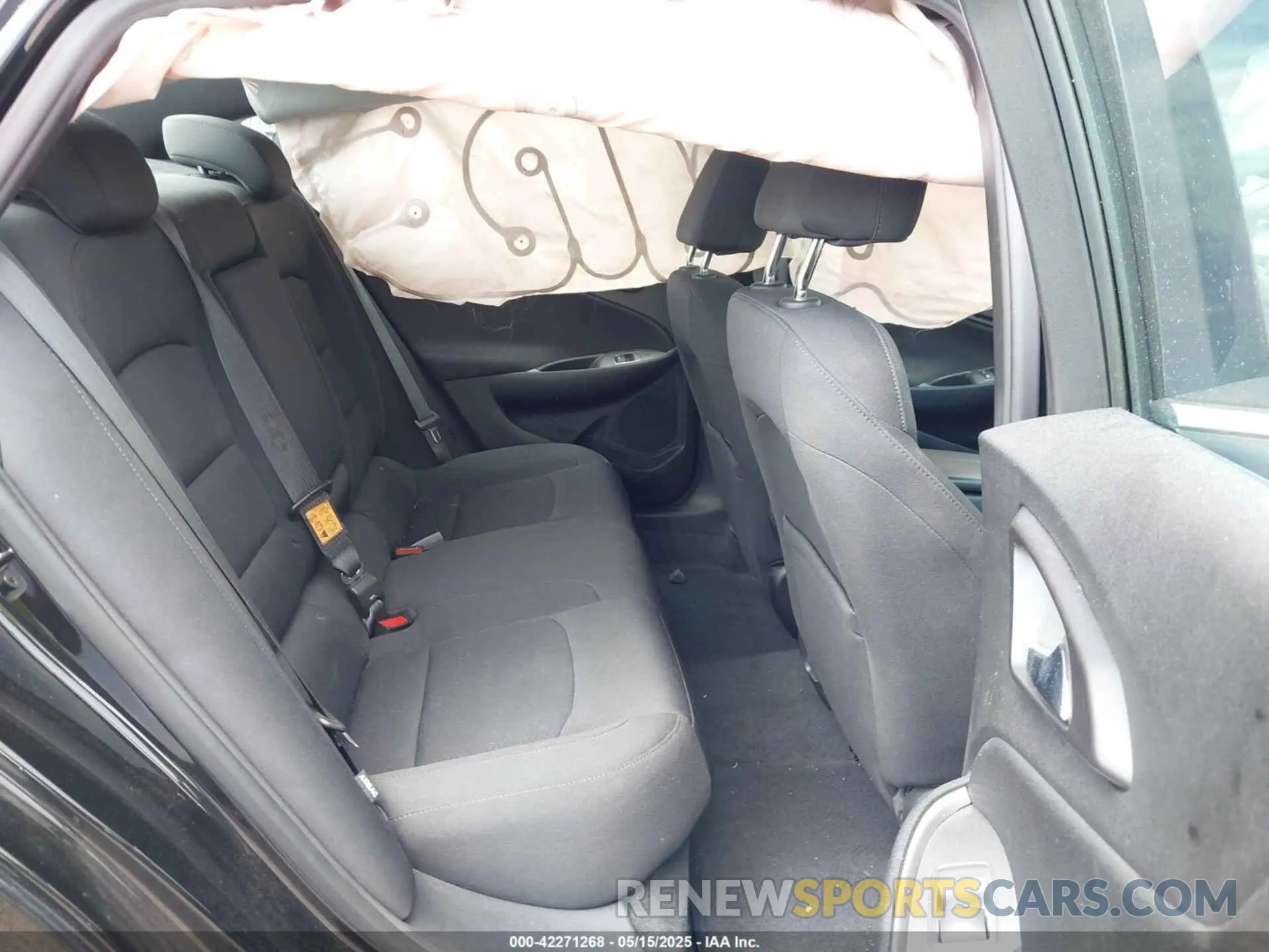 8 Photograph of a damaged car 1G1ZD5ST7NF202962 CHEVROLET MALIBU 2022