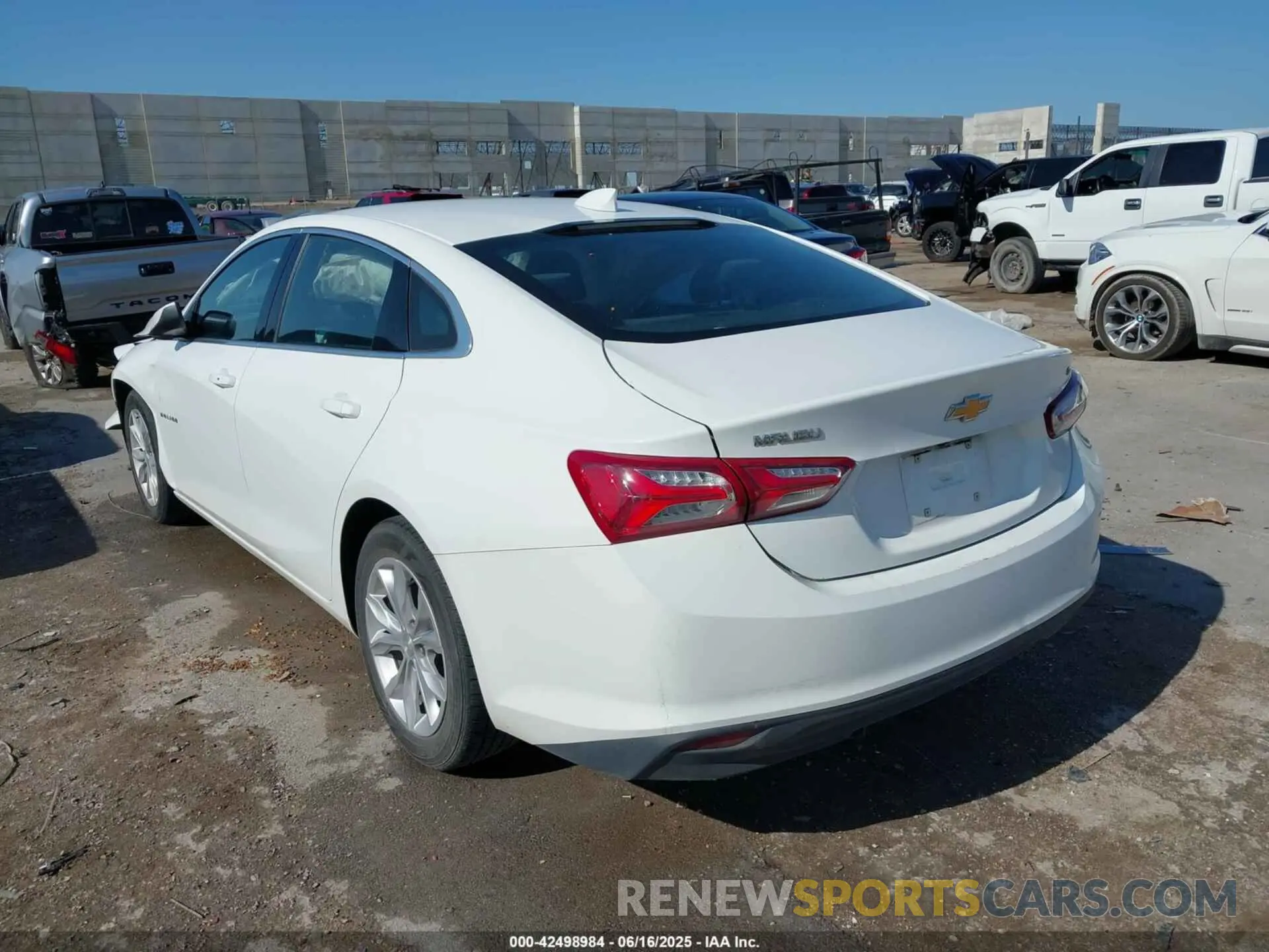 3 Фотография поврежденного автомобиля 1G1ZD5ST8NF133084 CHEVROLET MALIBU 2022