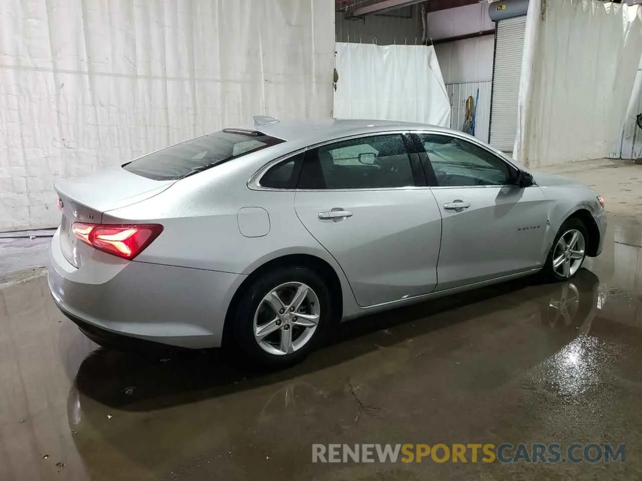 3 Photograph of a damaged car 1G1ZD5ST8NF173584 CHEVROLET MALIBU 2022
