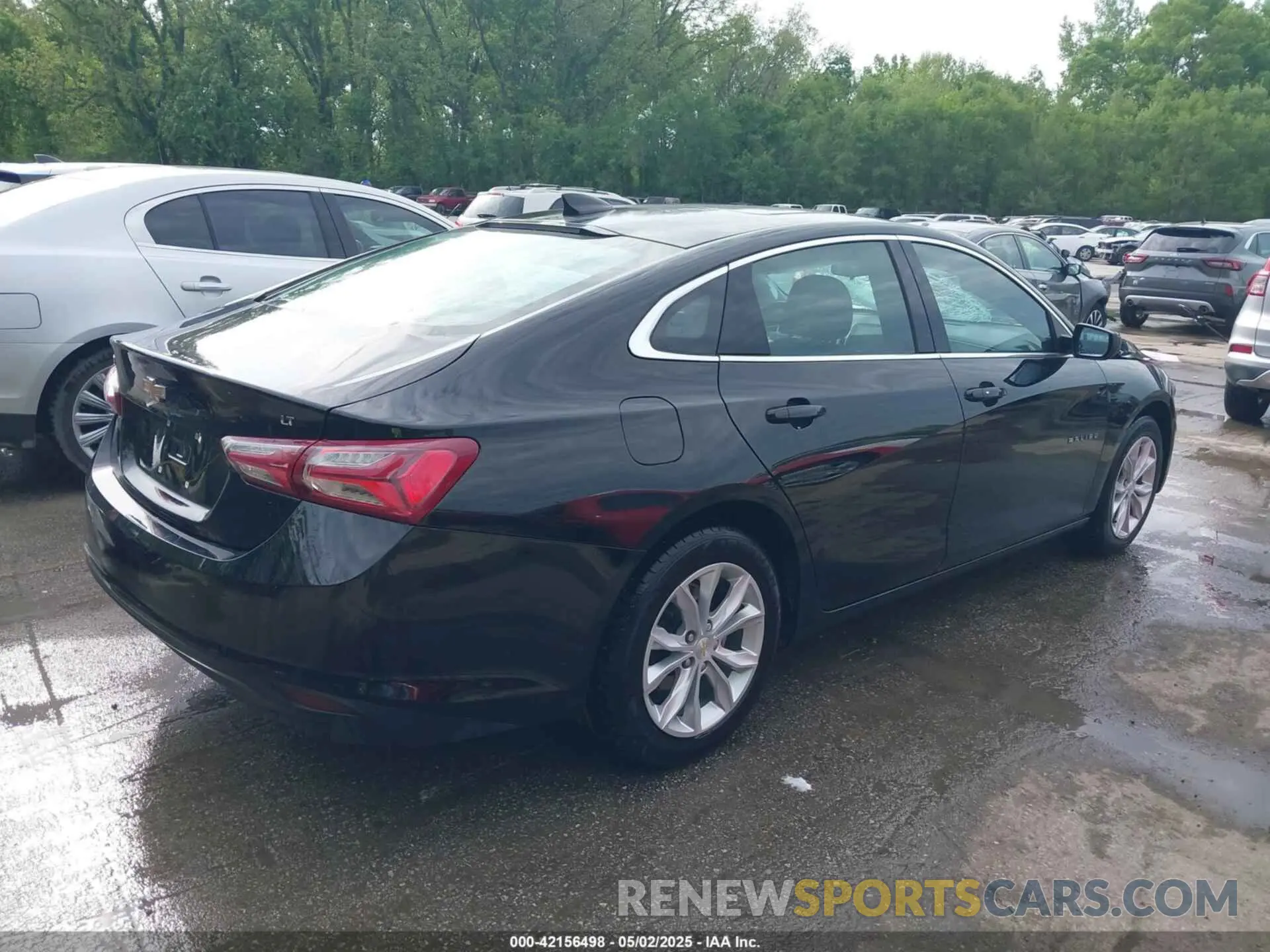 4 Photograph of a damaged car 1G1ZD5ST9NF108923 CHEVROLET MALIBU 2022