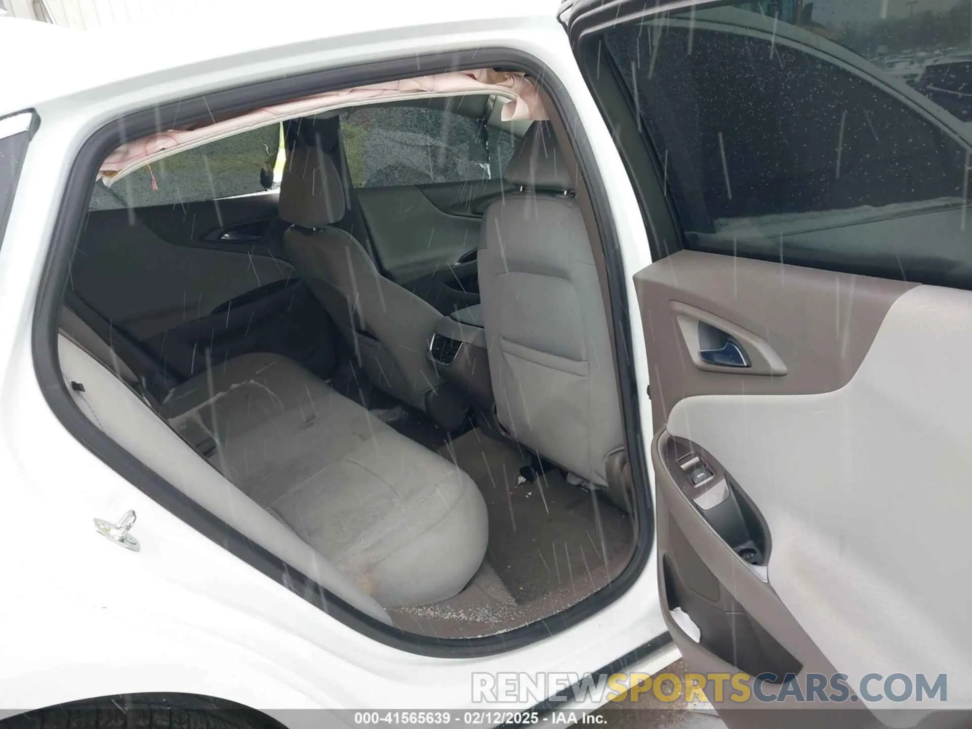 8 Photograph of a damaged car 1G1ZD5ST9NF151402 CHEVROLET MALIBU 2022
