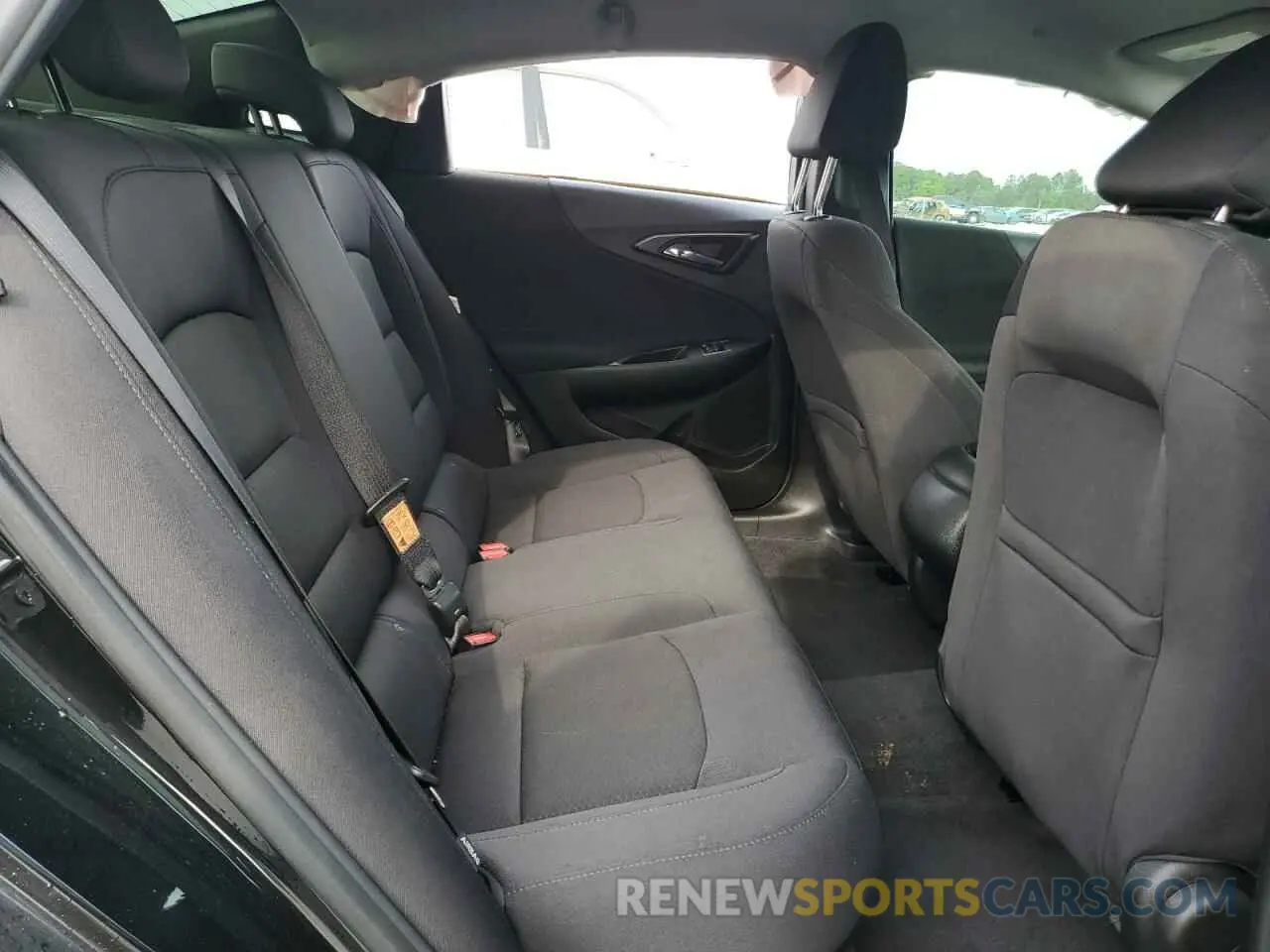 10 Photograph of a damaged car 1G1ZG5ST5NF210095 CHEVROLET MALIBU 2022