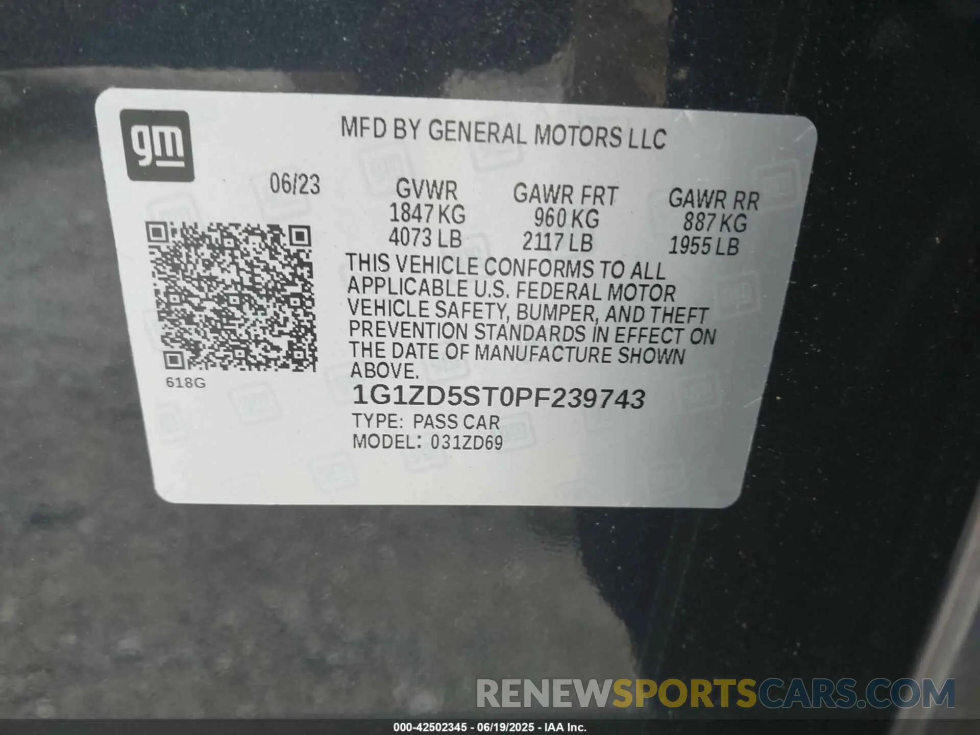 9 Photograph of a damaged car 1G1ZD5ST0PF239743 CHEVROLET MALIBU 2023