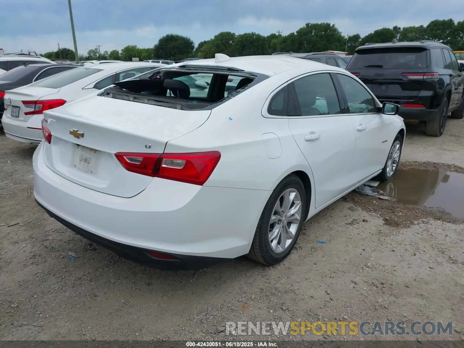 4 Photograph of a damaged car 1G1ZD5ST3PF179960 CHEVROLET MALIBU 2023
