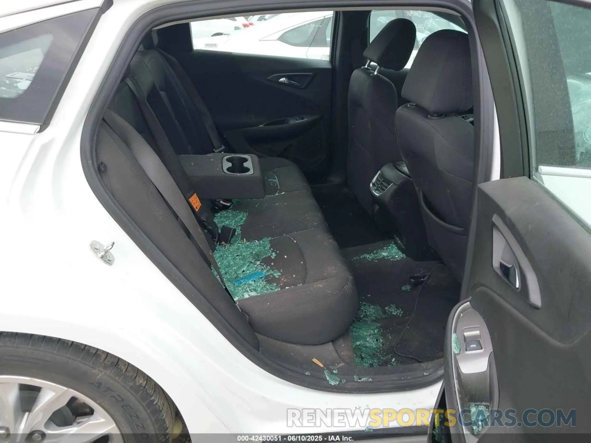 8 Photograph of a damaged car 1G1ZD5ST3PF179960 CHEVROLET MALIBU 2023