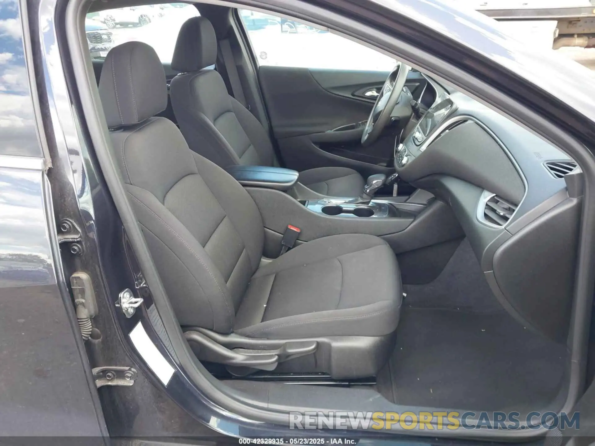5 Фотография поврежденного автомобиля 1G1ZD5ST4PF183418 CHEVROLET MALIBU 2023