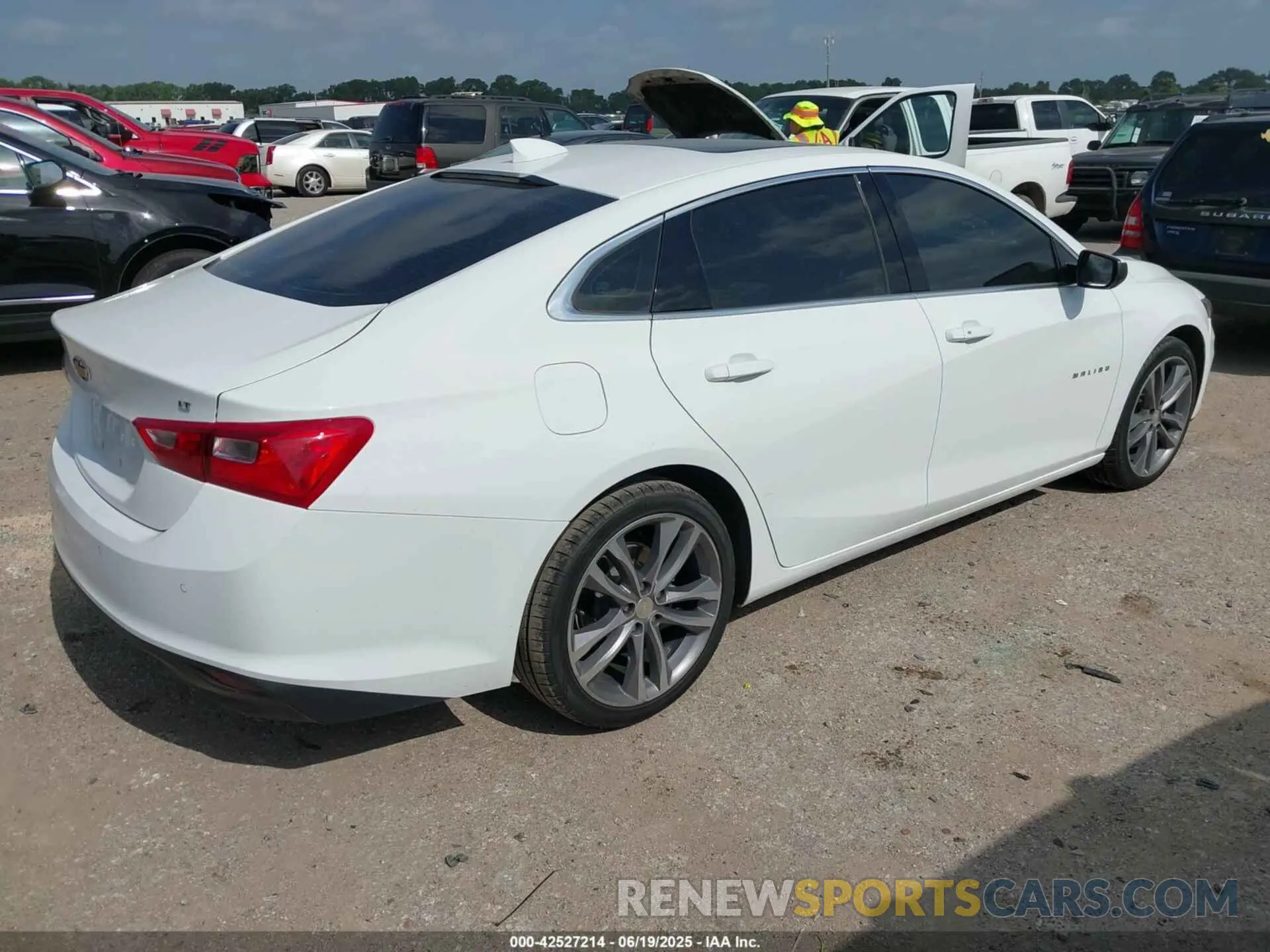 4 Фотография поврежденного автомобиля 1G1ZD5ST6PF190256 CHEVROLET MALIBU 2023