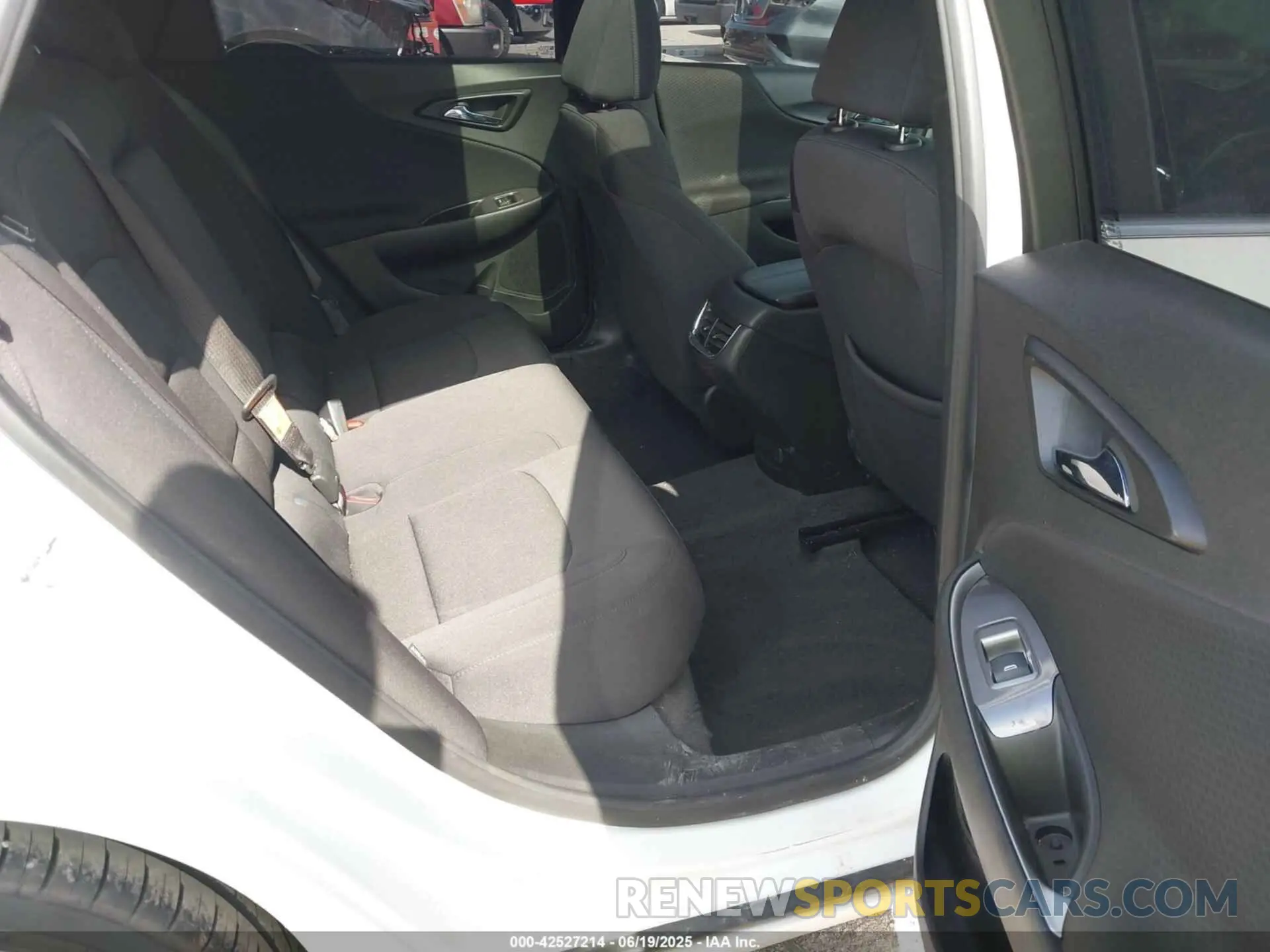 8 Фотография поврежденного автомобиля 1G1ZD5ST6PF190256 CHEVROLET MALIBU 2023