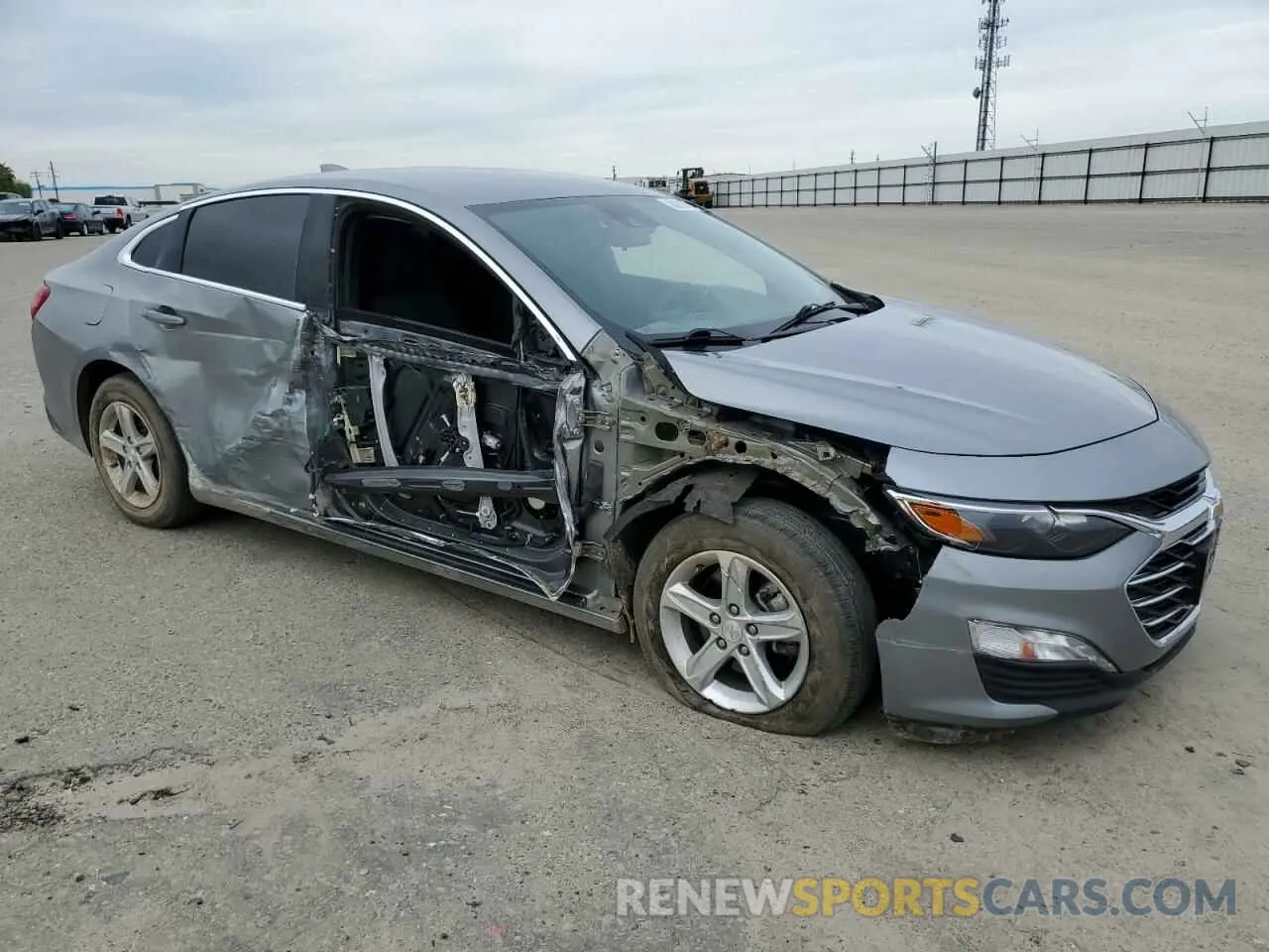 4 Фотография поврежденного автомобиля 1G1ZD5STXPF185349 CHEVROLET MALIBU 2023