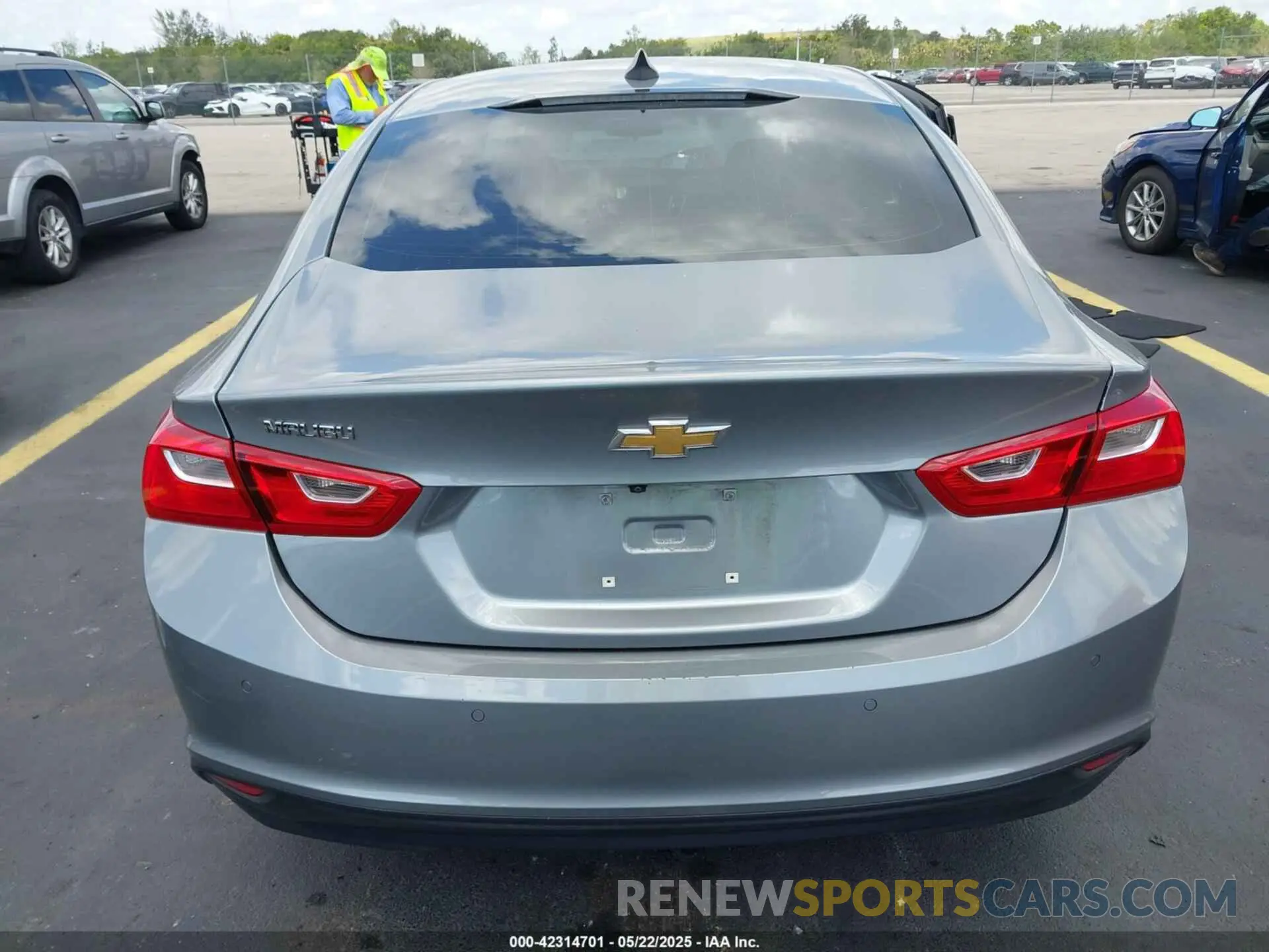 17 Photograph of a damaged car 1G1ZB5ST9RF105452 CHEVROLET MALIBU 2024