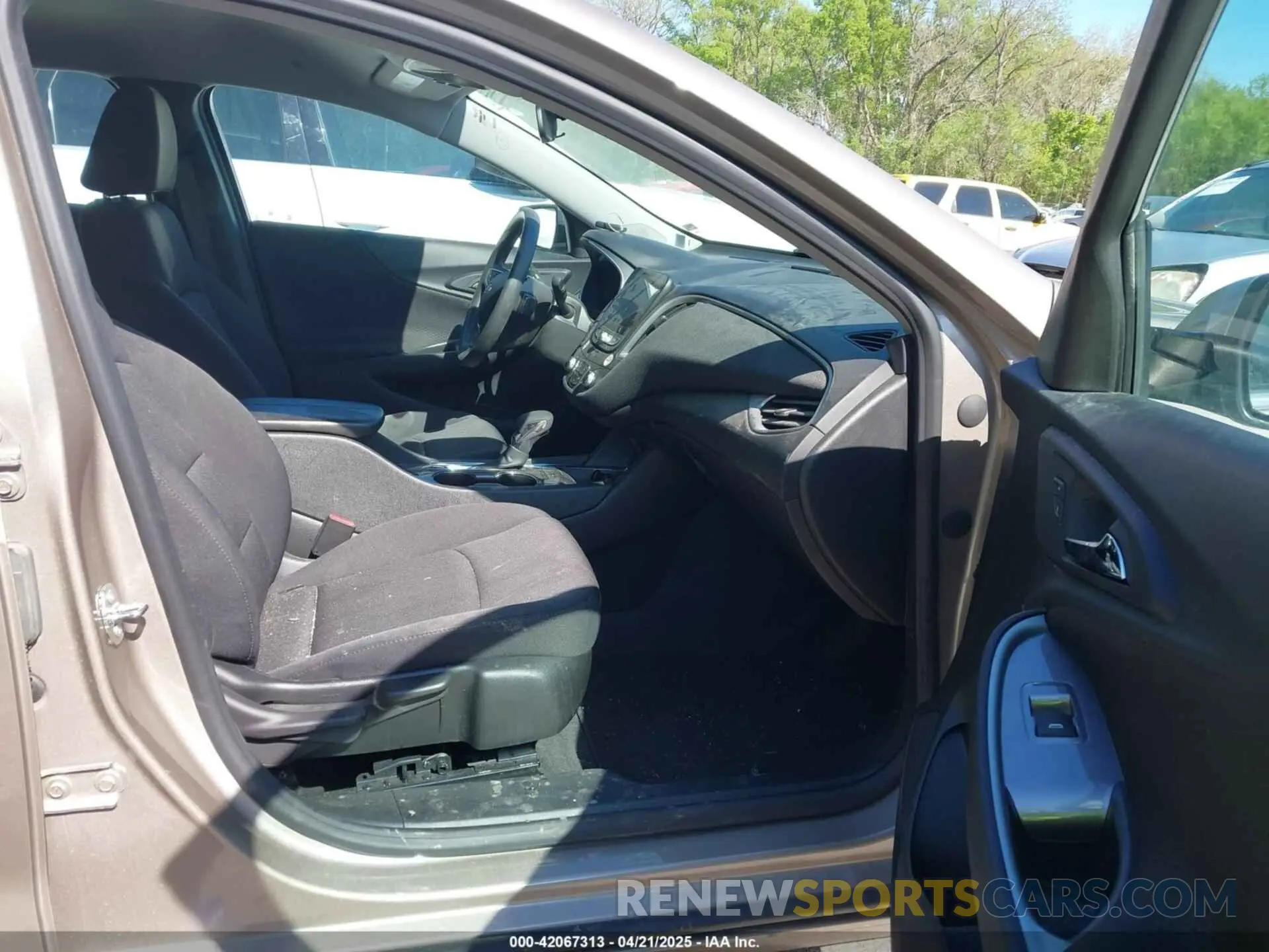 5 Photograph of a damaged car 1G1ZD5ST0RF131349 CHEVROLET MALIBU 2024