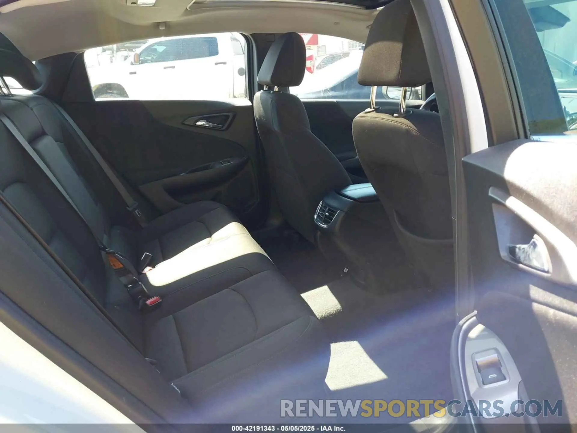 8 Photograph of a damaged car 1G1ZD5ST0RF133229 CHEVROLET MALIBU 2024