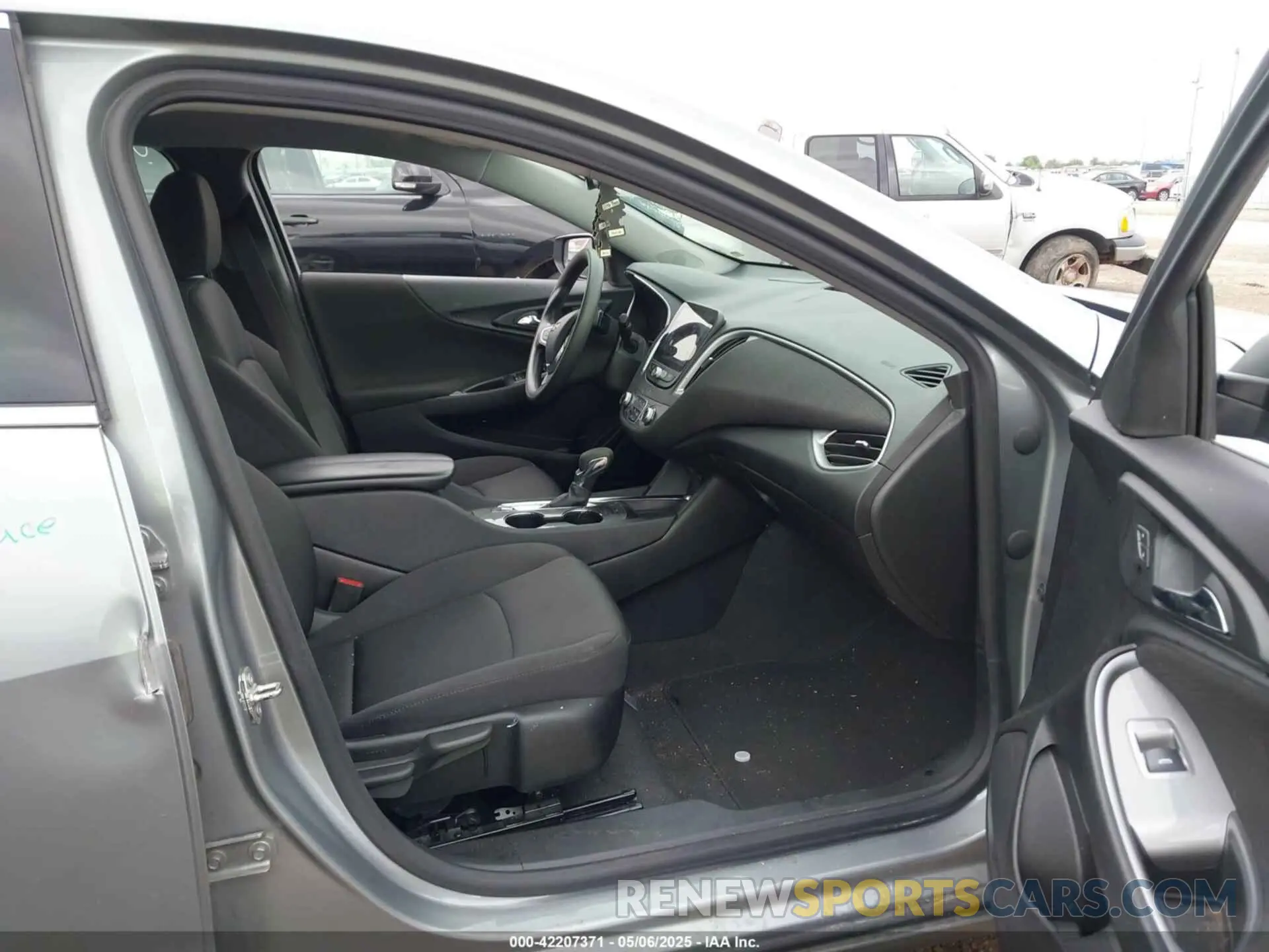 5 Photograph of a damaged car 1G1ZD5ST8RF112256 CHEVROLET MALIBU 2024
