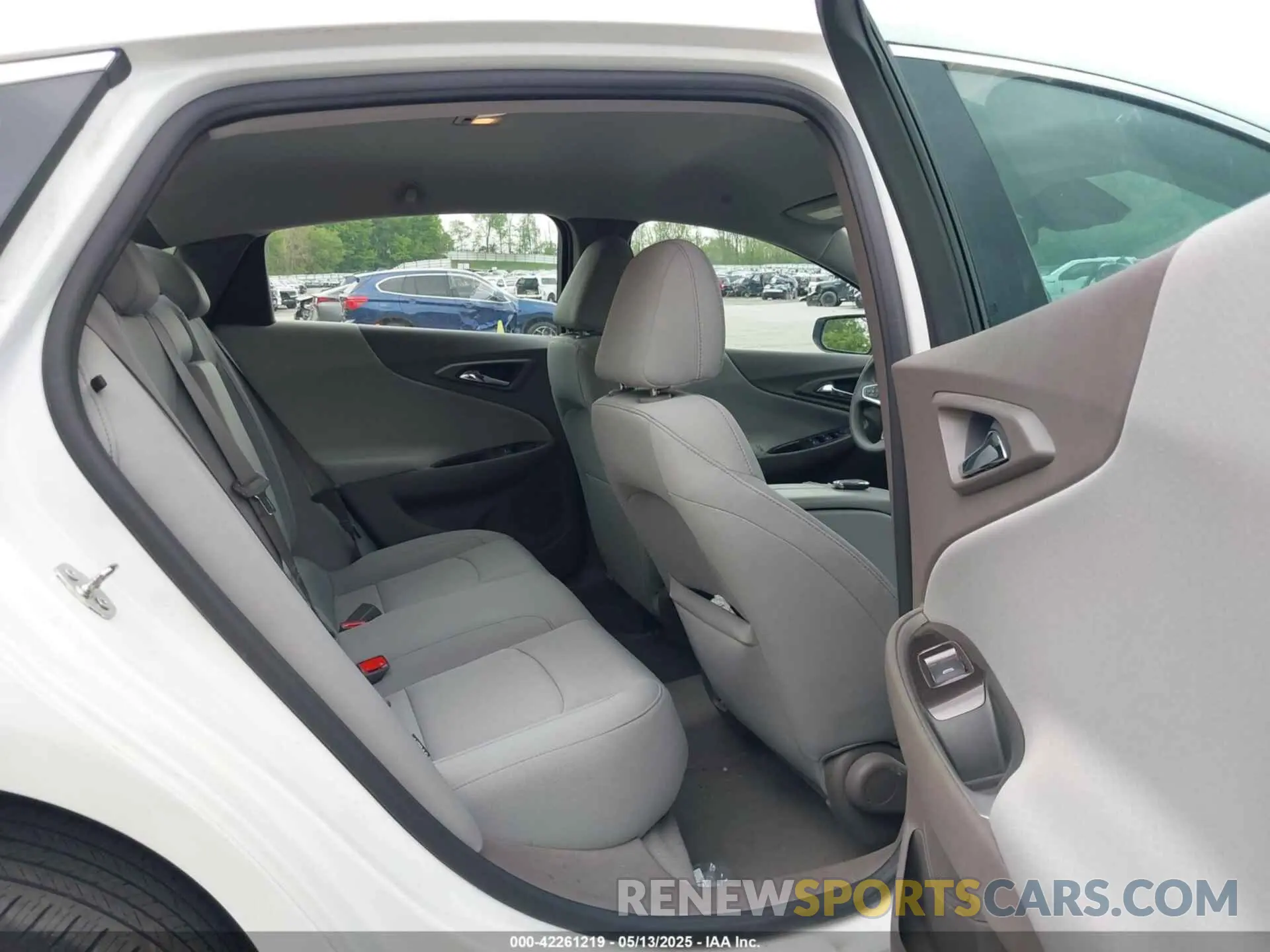 8 Photograph of a damaged car 1G1ZD5ST9RF127736 CHEVROLET MALIBU 2024