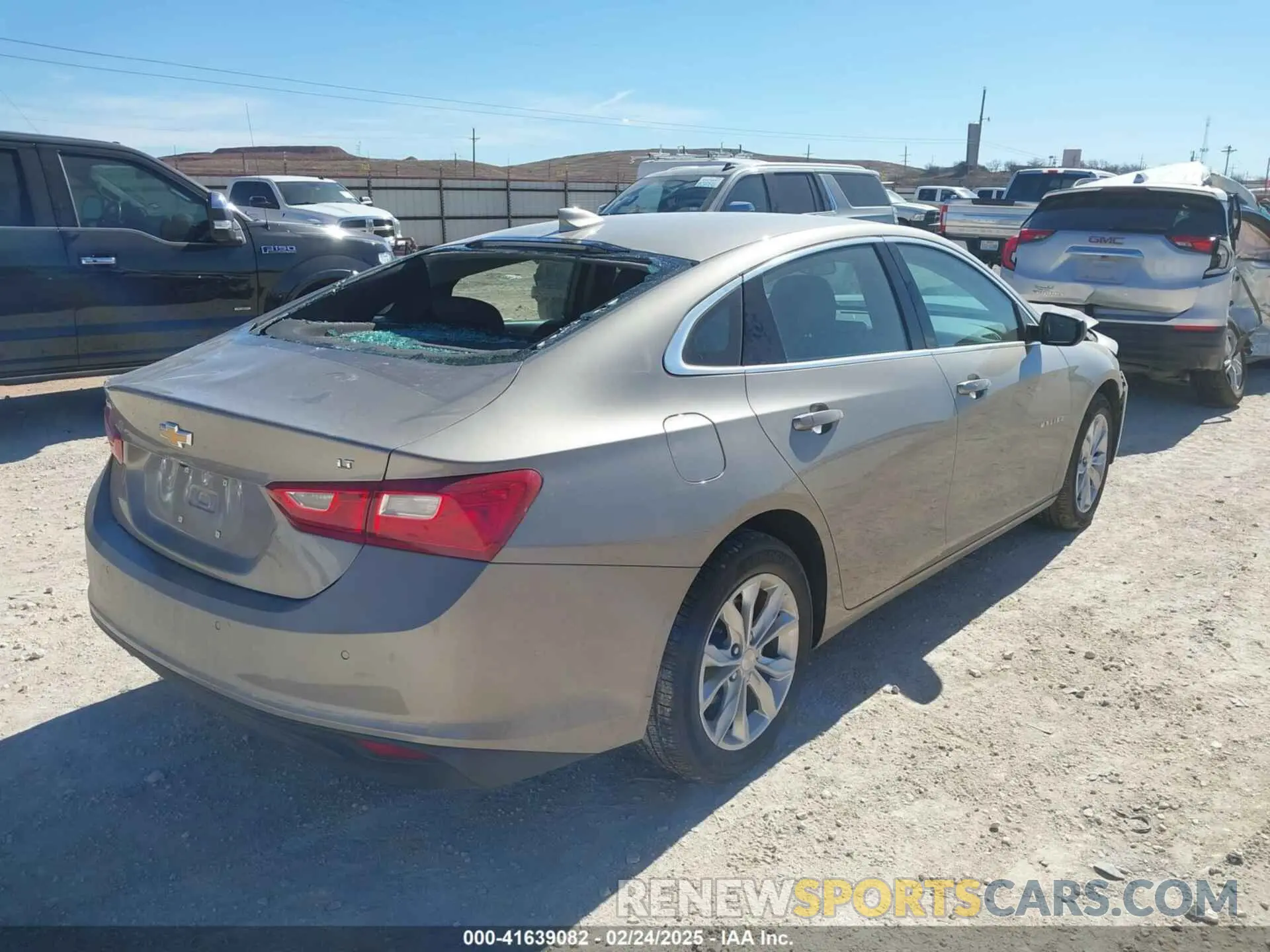 4 Фотография поврежденного автомобиля 1G1ZD5ST9SF137334 CHEVROLET MALIBU 2025