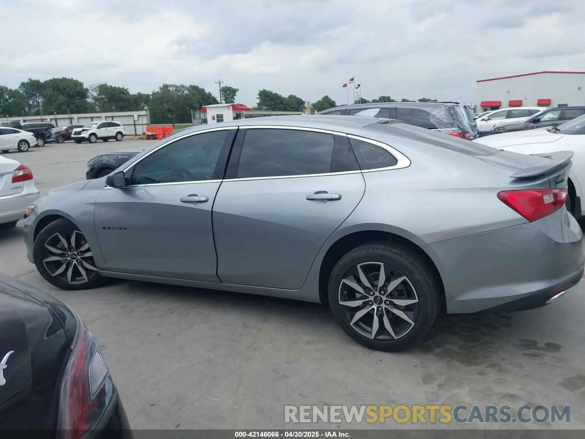 13 Photograph of a damaged car 1G1ZG5ST4SF152590 CHEVROLET MALIBU 2025
