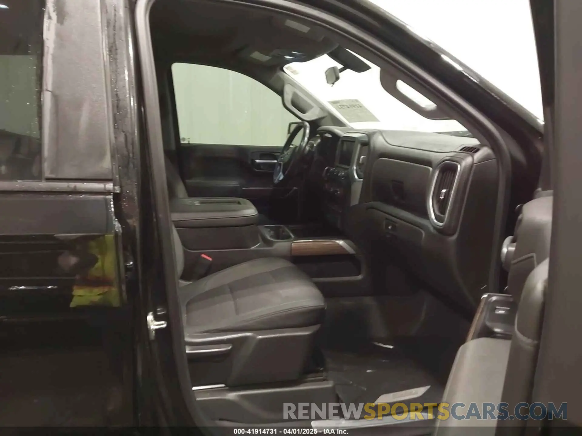 5 Photograph of a damaged car 1GCPYFED8KZ377552 CHEVROLET SILVERADO 1500 2019