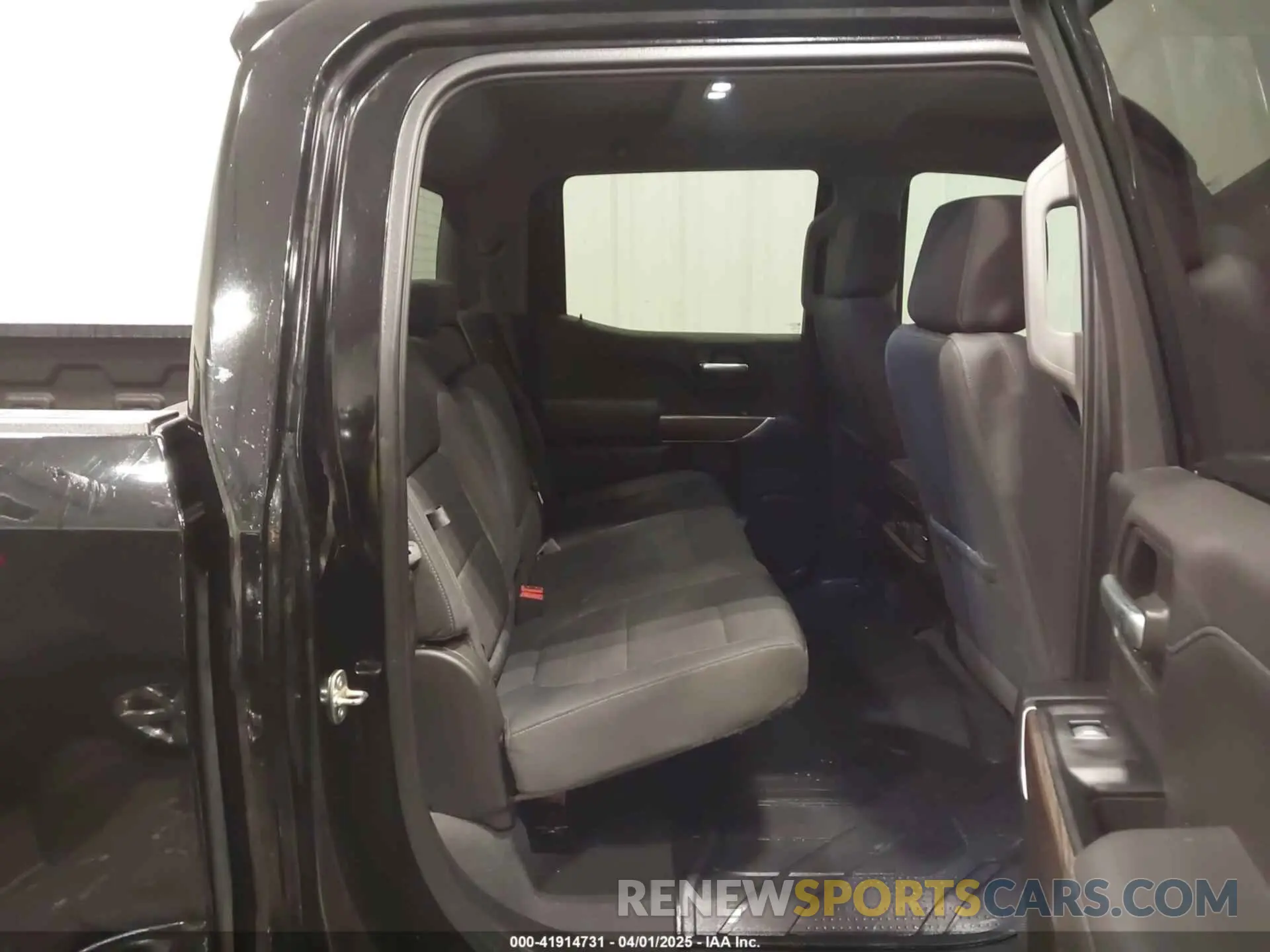 8 Photograph of a damaged car 1GCPYFED8KZ377552 CHEVROLET SILVERADO 1500 2019