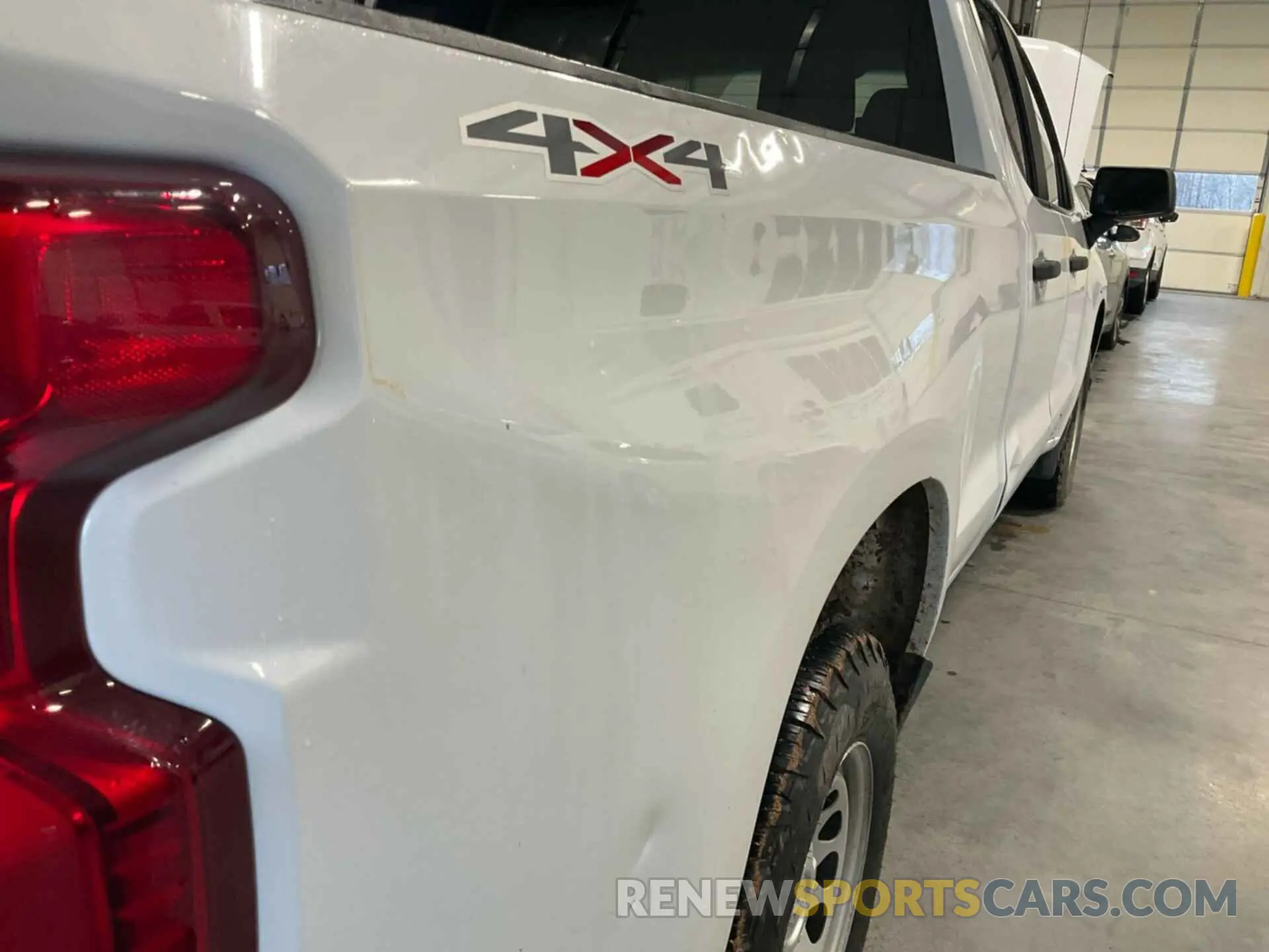 27 Photograph of a damaged car 1GCRYAEH0KZ261292 CHEVROLET SILVERADO 1500 2019