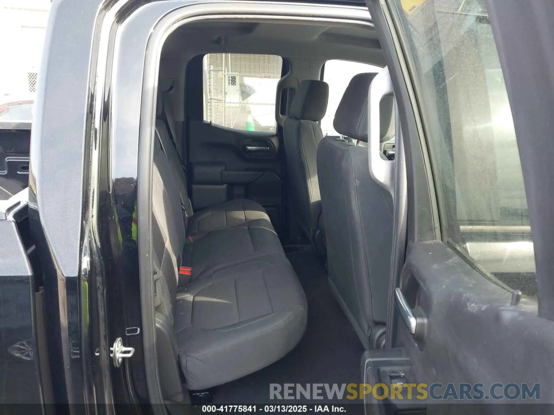 8 Photograph of a damaged car 1GCRYBEH0KZ410922 CHEVROLET SILVERADO 1500 2019