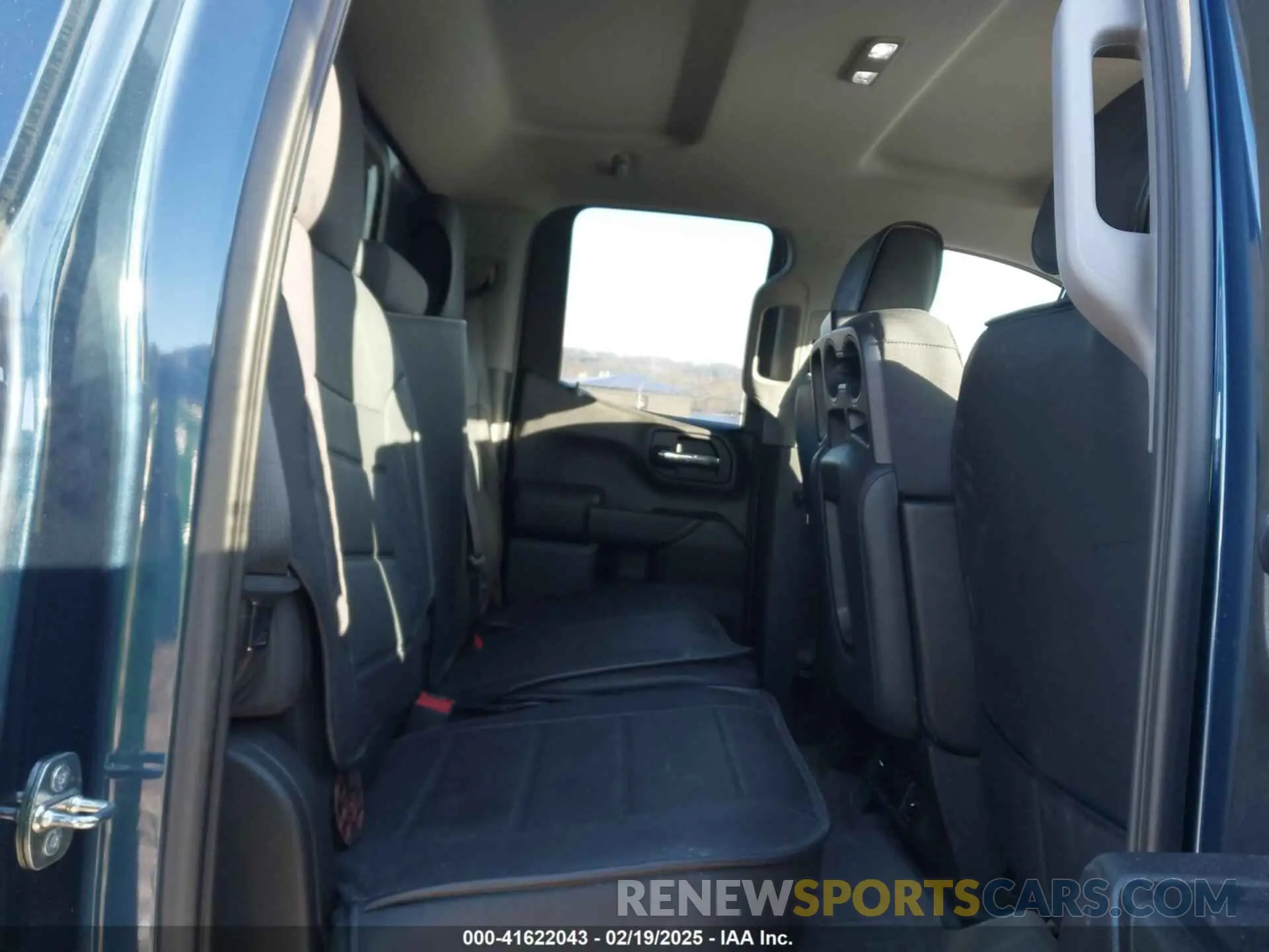 8 Photograph of a damaged car 1GCRYBEH4KZ345976 CHEVROLET SILVERADO 1500 2019