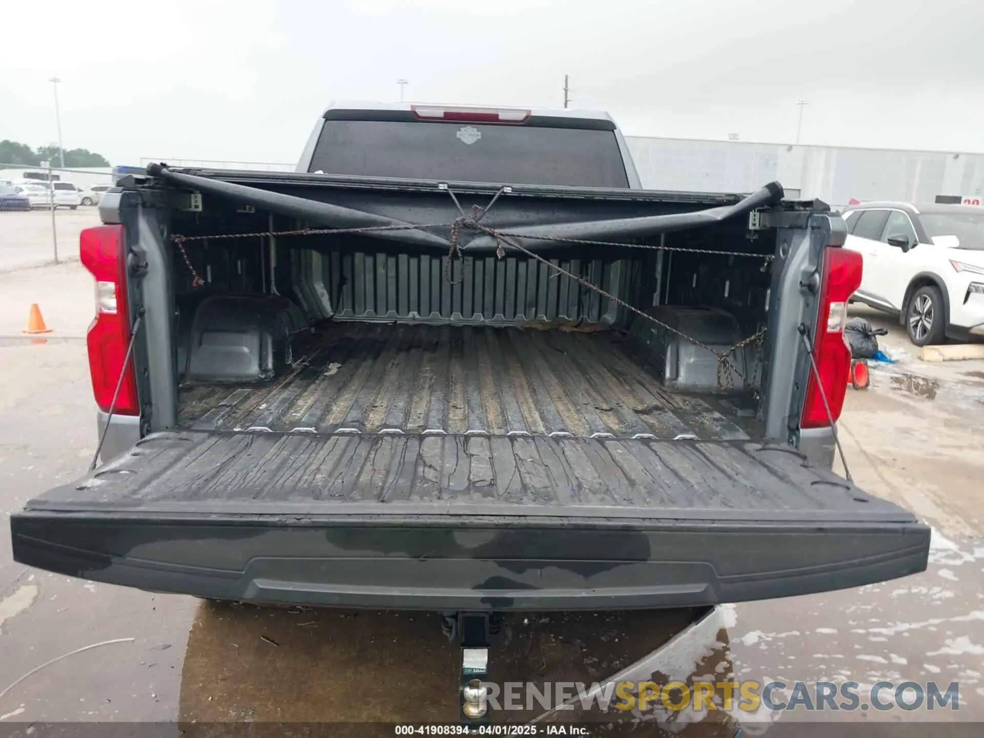 17 Photograph of a damaged car 1GCRYCEH9KZ201605 CHEVROLET SILVERADO 1500 2019