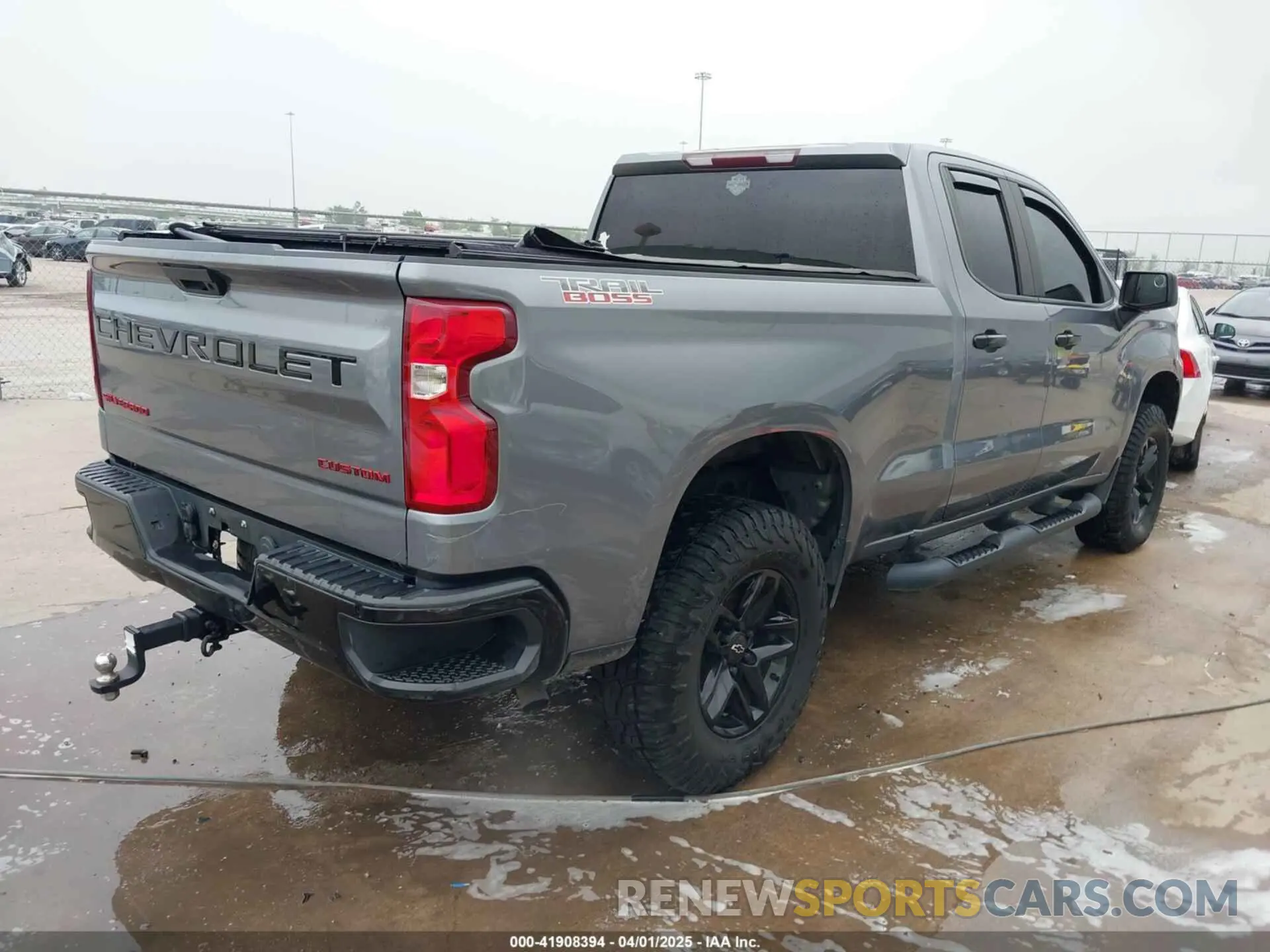 4 Photograph of a damaged car 1GCRYCEH9KZ201605 CHEVROLET SILVERADO 1500 2019