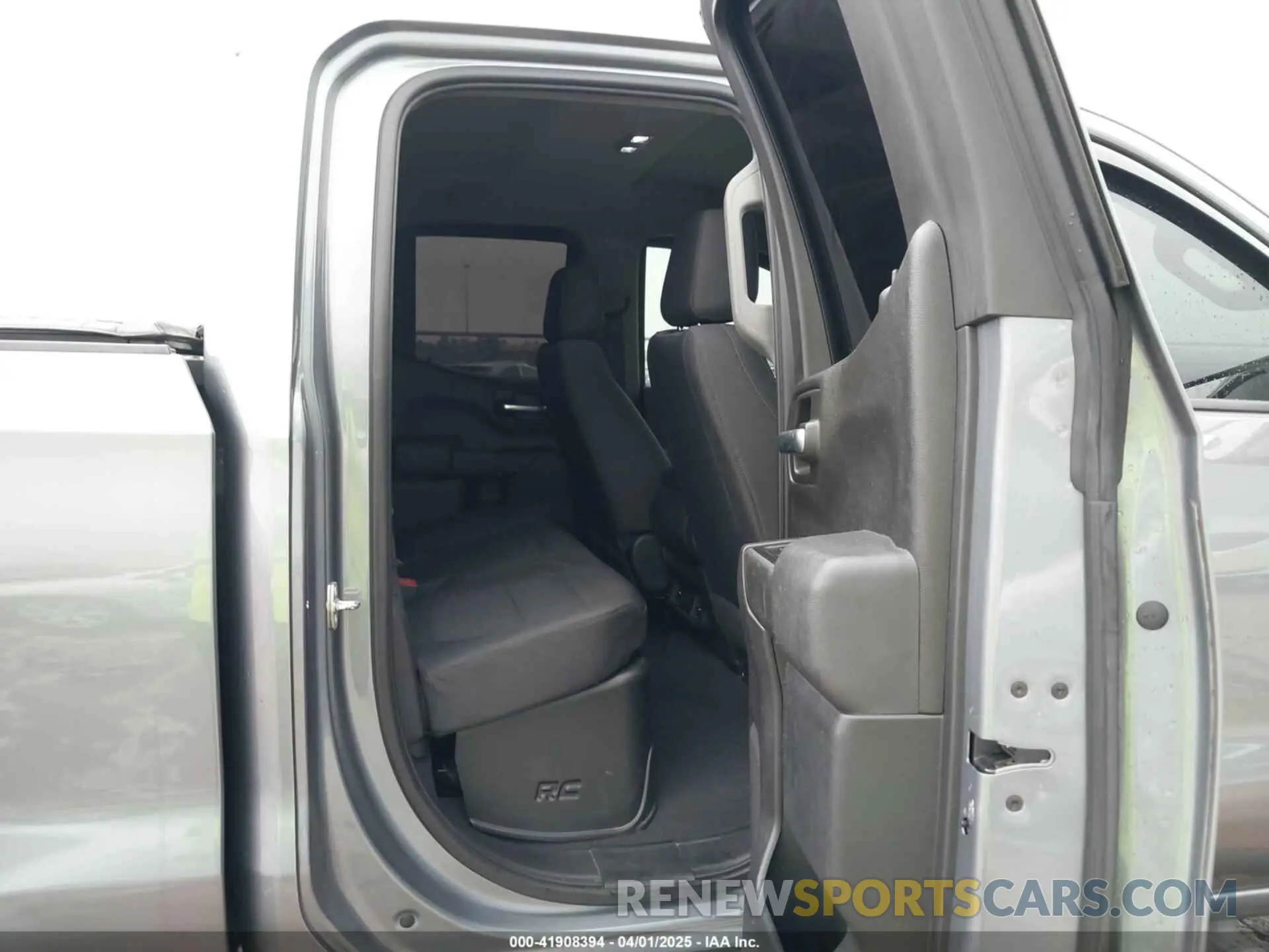 8 Photograph of a damaged car 1GCRYCEH9KZ201605 CHEVROLET SILVERADO 1500 2019