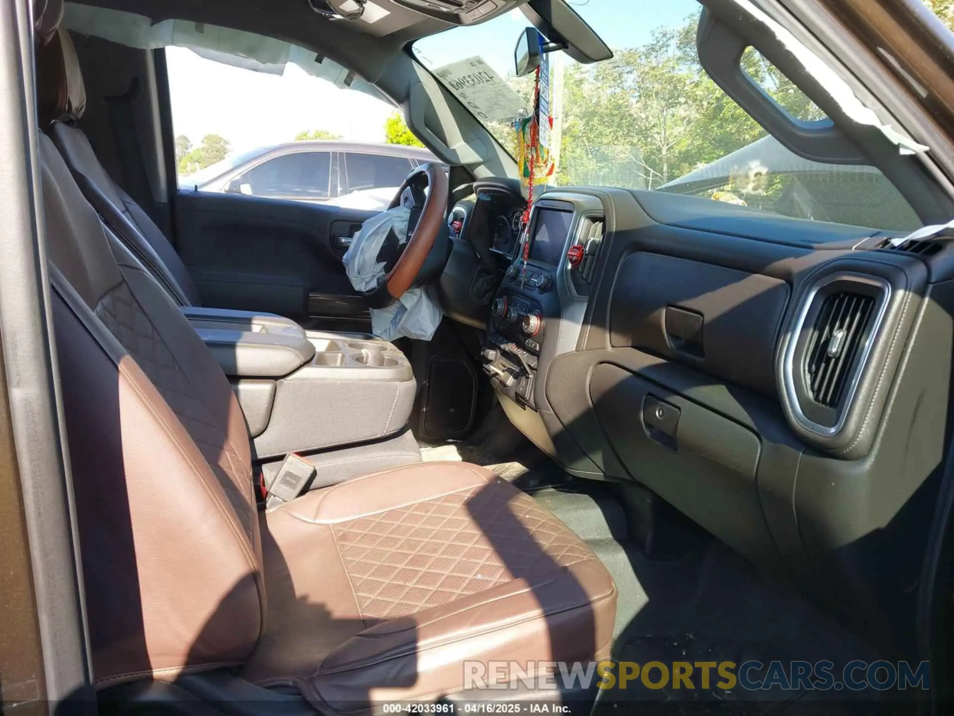5 Photograph of a damaged car 1GCUYDED5KZ322984 CHEVROLET SILVERADO 1500 2019