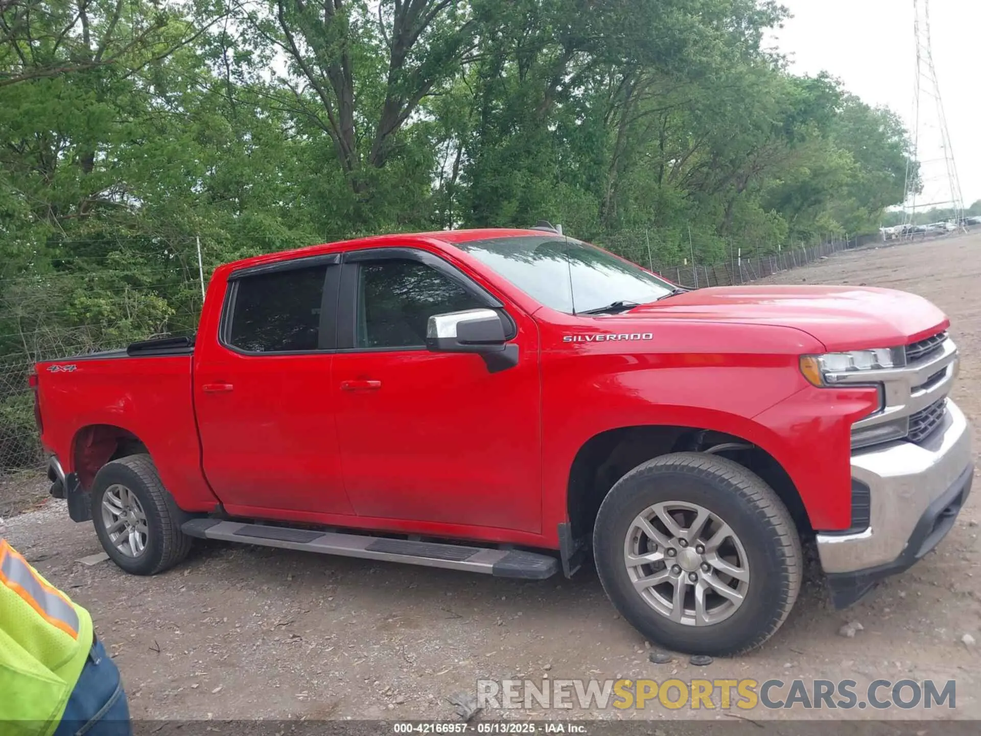 13 Photograph of a damaged car 1GCUYDED8KZ107633 CHEVROLET SILVERADO 1500 2019