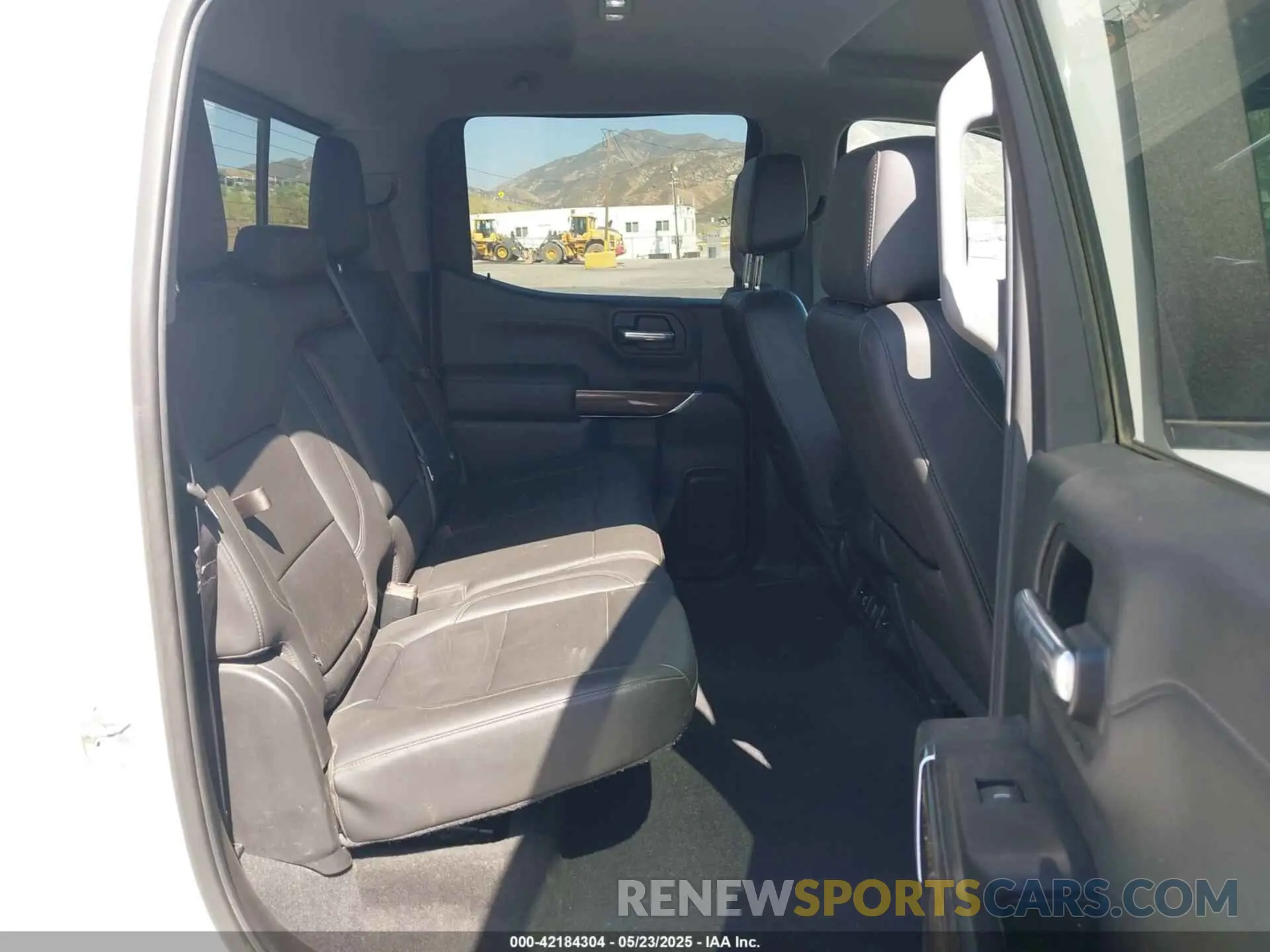 8 Photograph of a damaged car 1GCUYDEDXKZ209239 CHEVROLET SILVERADO 1500 2019