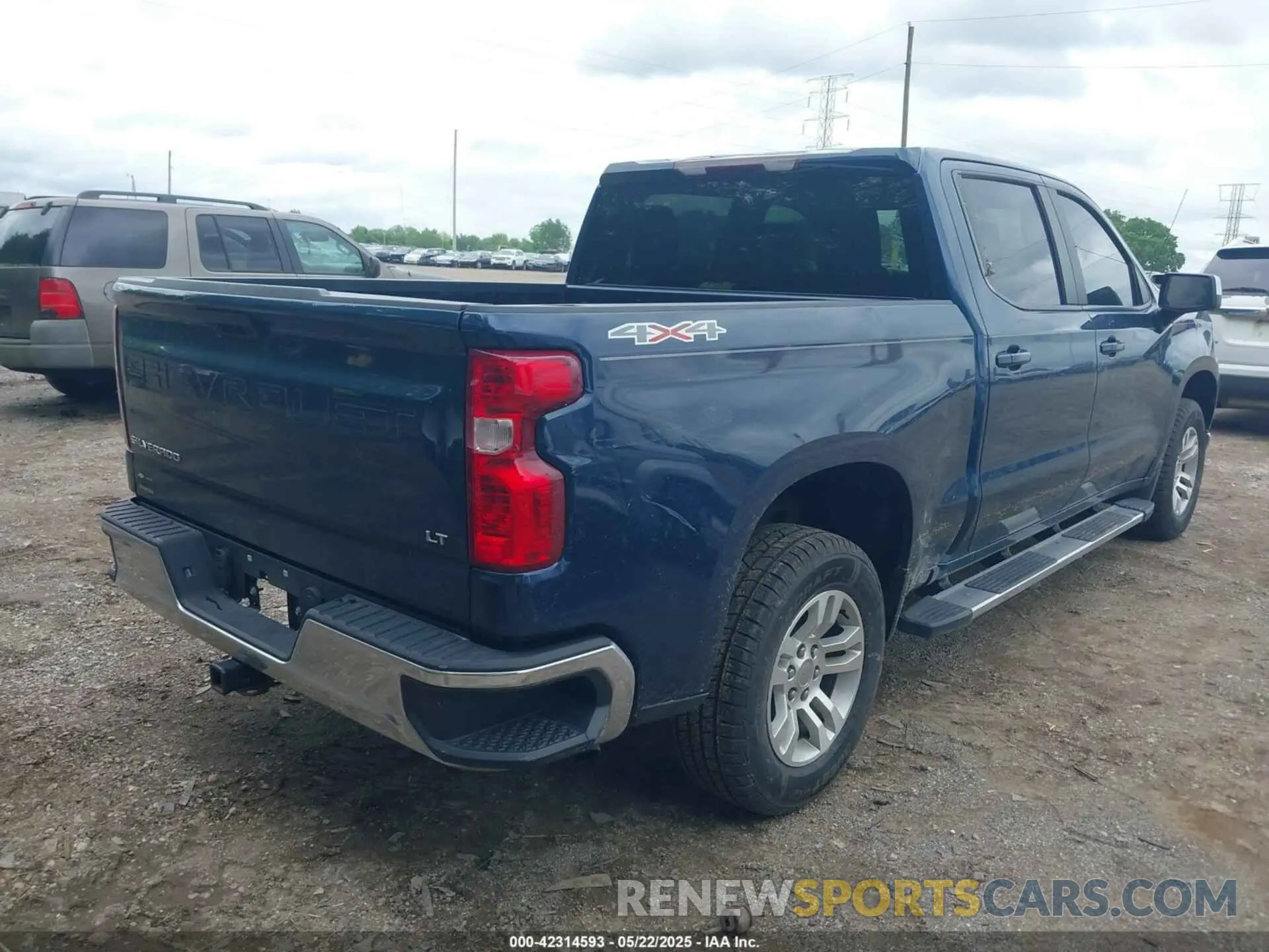 4 Photograph of a damaged car 1GCUYDEDXKZ300611 CHEVROLET SILVERADO 1500 2019