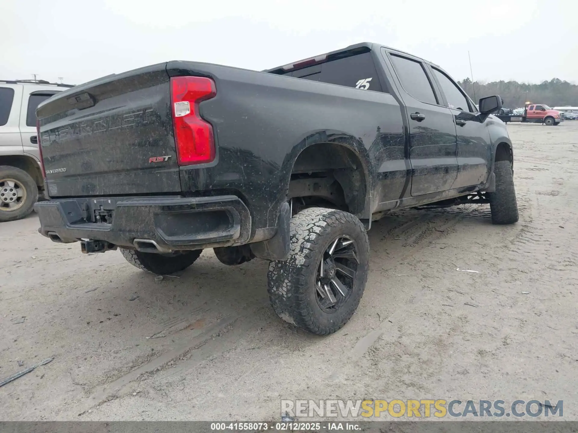 4 Photograph of a damaged car 1GCUYEED5KZ339581 CHEVROLET SILVERADO 1500 2019