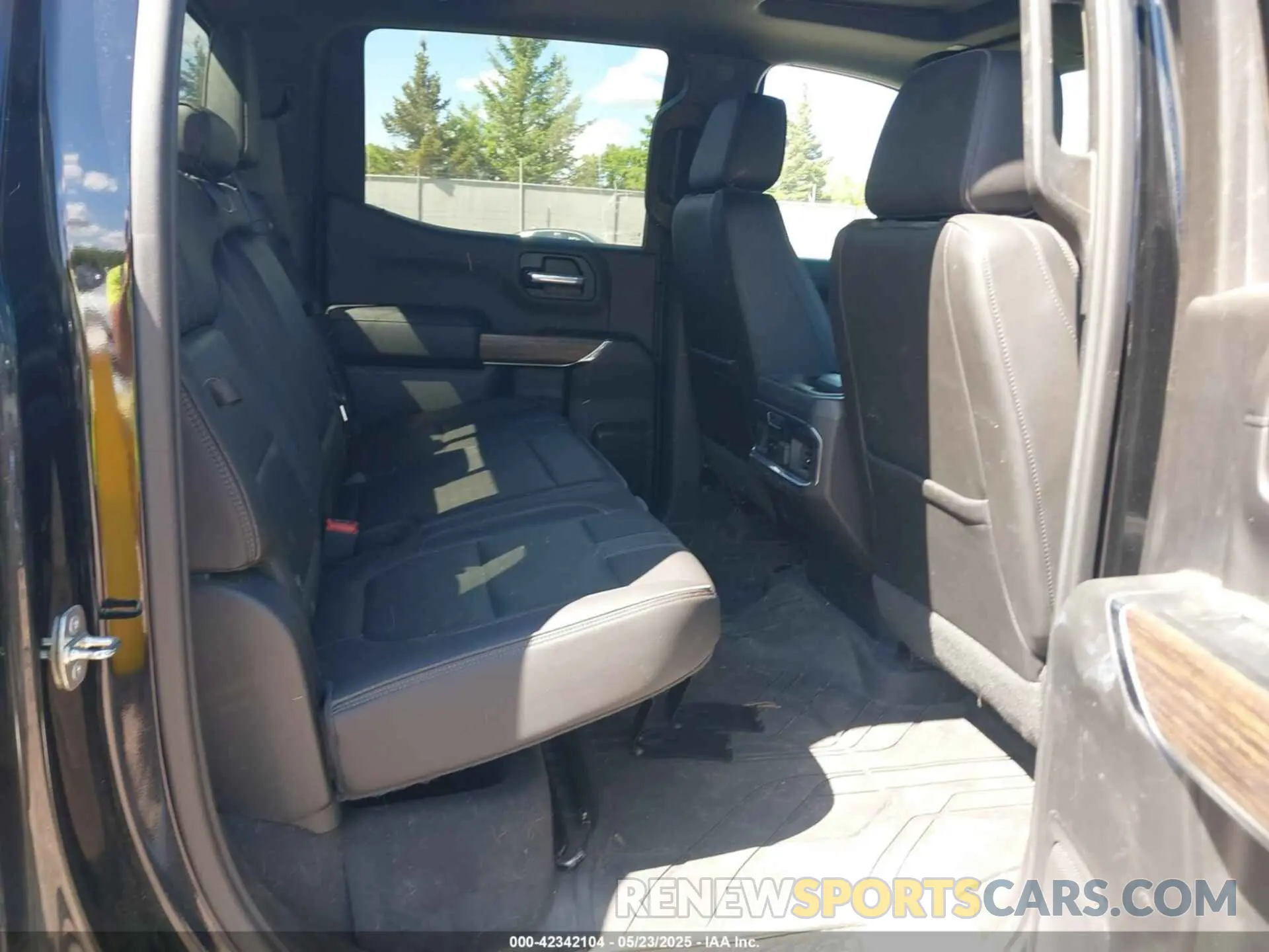 8 Фотография поврежденного автомобиля 1GCUYHEL3KZ216967 CHEVROLET SILVERADO 1500 2019