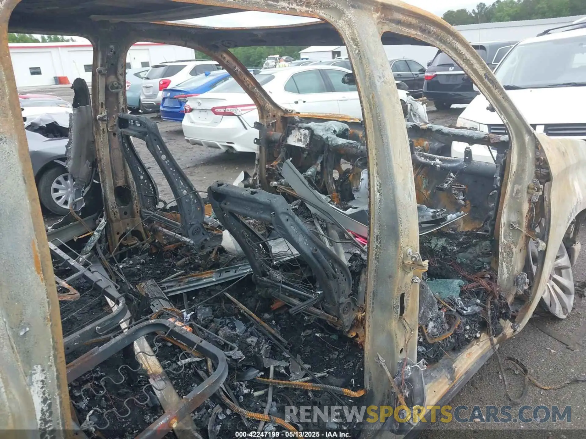 13 Photograph of a damaged car 1GCUYHEL8KZ225924 CHEVROLET SILVERADO 1500 2019