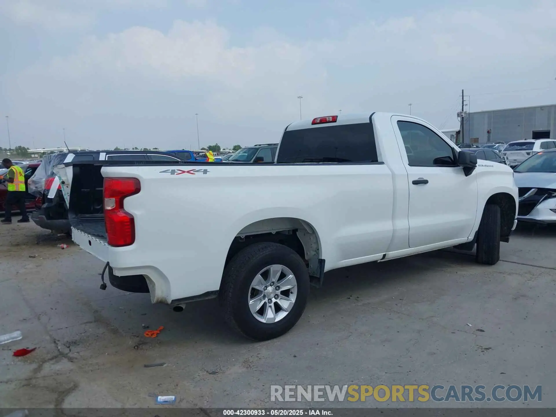 4 Photograph of a damaged car 3GCNYAEH2KG172130 CHEVROLET SILVERADO 1500 2019