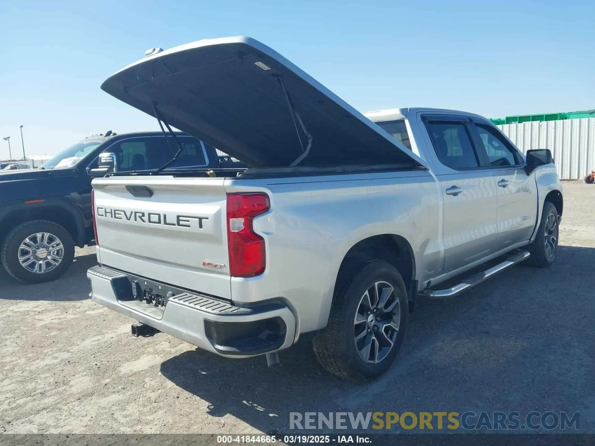 4 Photograph of a damaged car 3GCPWDED6KG242001 CHEVROLET SILVERADO 1500 2019