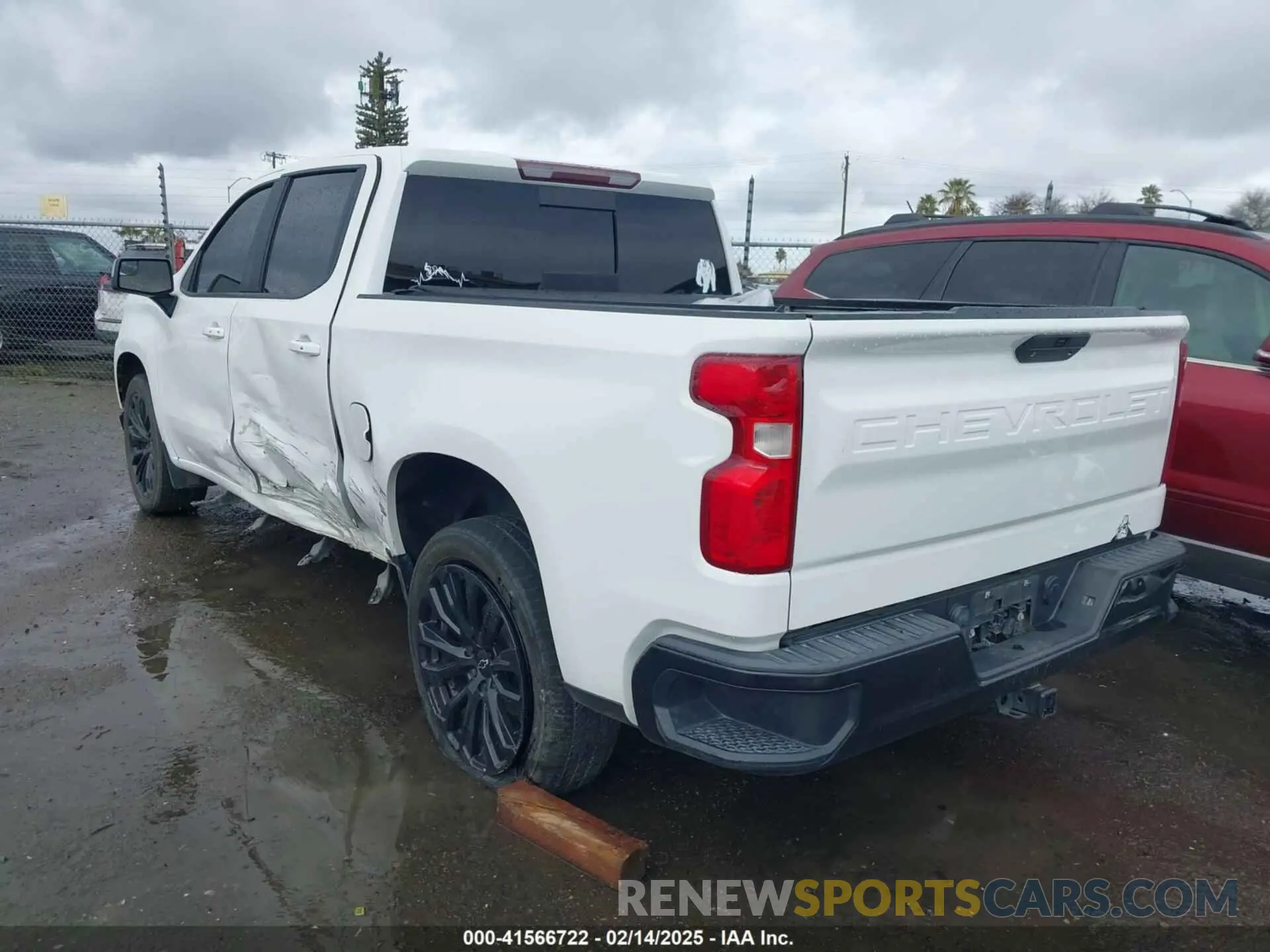 3 Photograph of a damaged car 3GCUYDED3KG118071 CHEVROLET SILVERADO 1500 2019