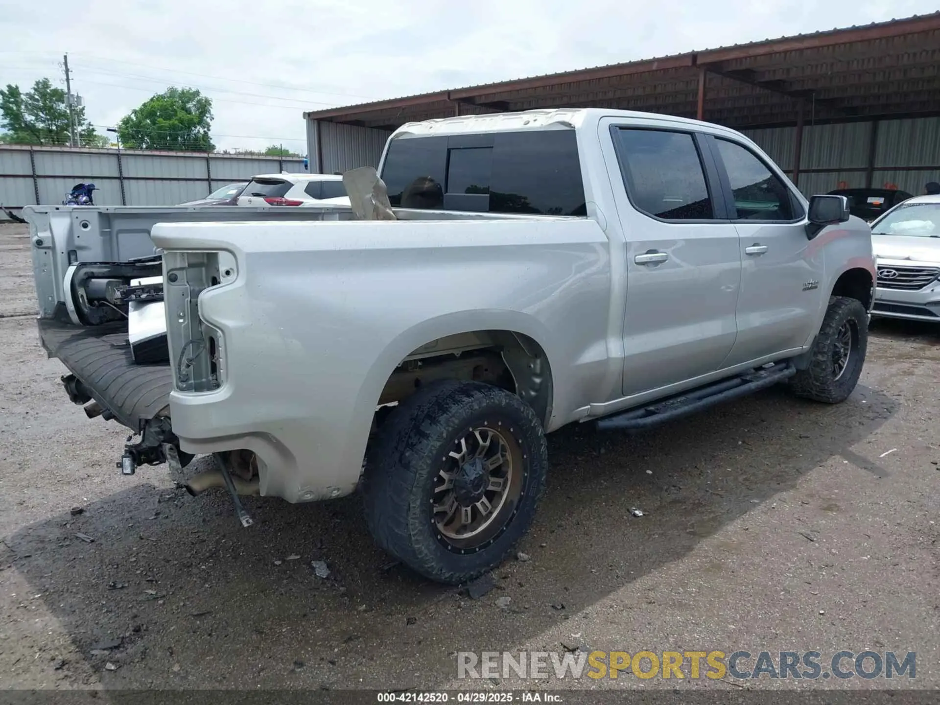 18 Фотография поврежденного автомобиля 3GCUYDED8KG155861 CHEVROLET SILVERADO 1500 2019