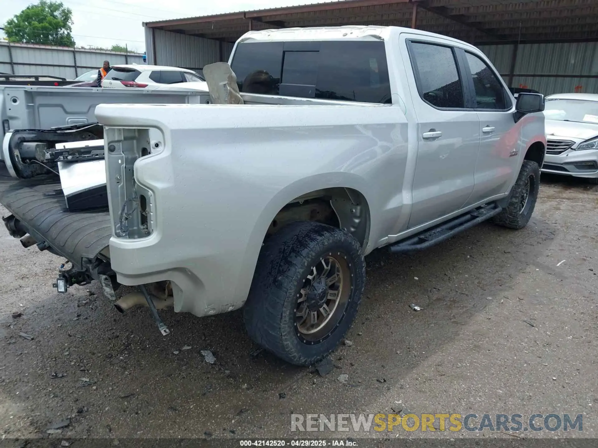 4 Фотография поврежденного автомобиля 3GCUYDED8KG155861 CHEVROLET SILVERADO 1500 2019