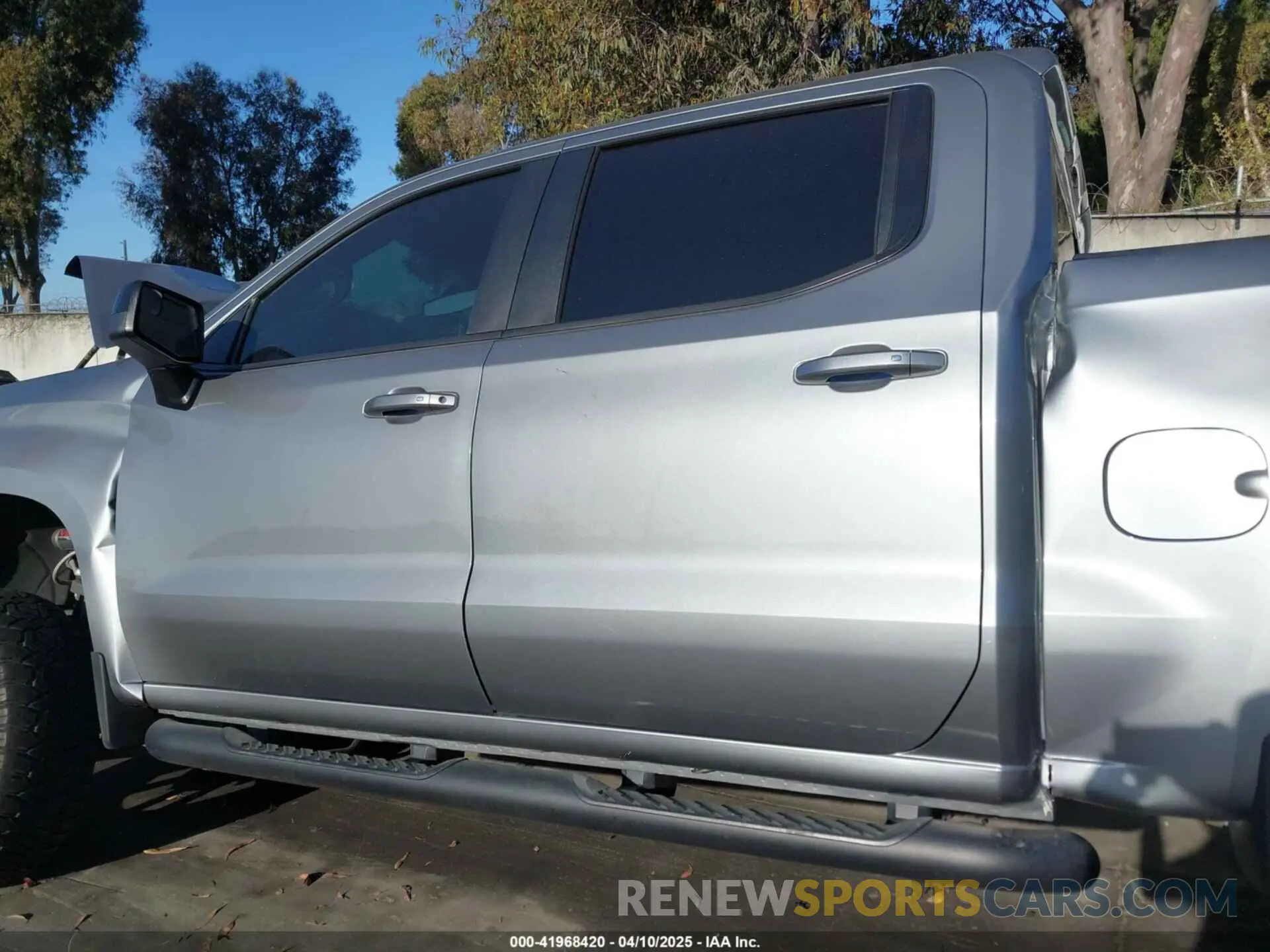 13 Photograph of a damaged car 3GCUYEED8KG158409 CHEVROLET SILVERADO 1500 2019