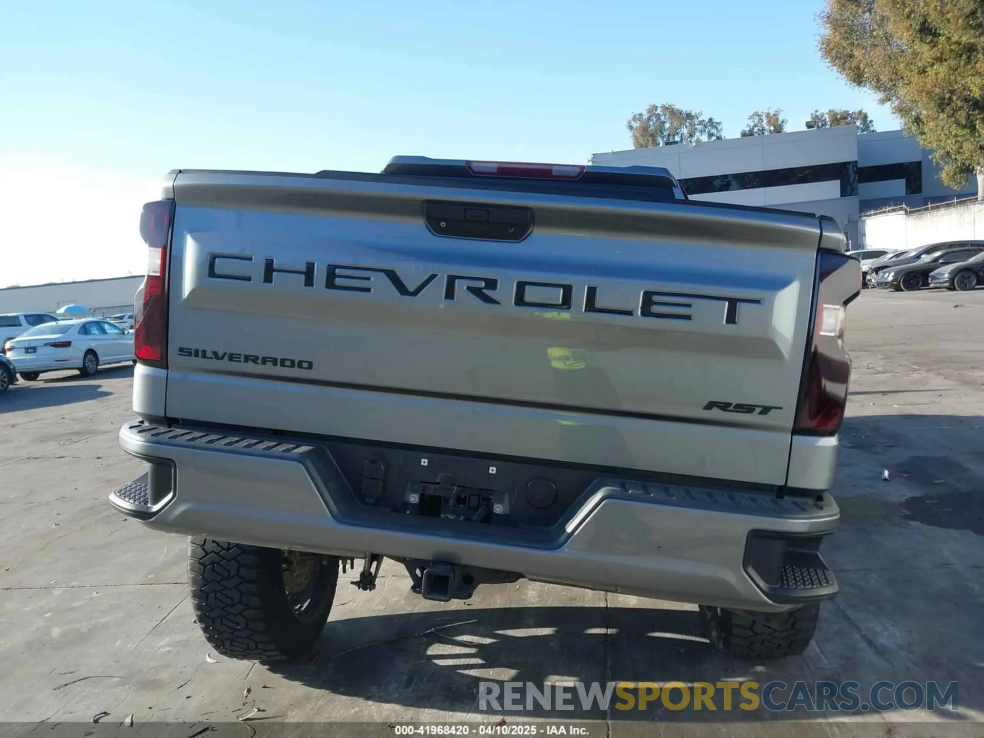 15 Photograph of a damaged car 3GCUYEED8KG158409 CHEVROLET SILVERADO 1500 2019