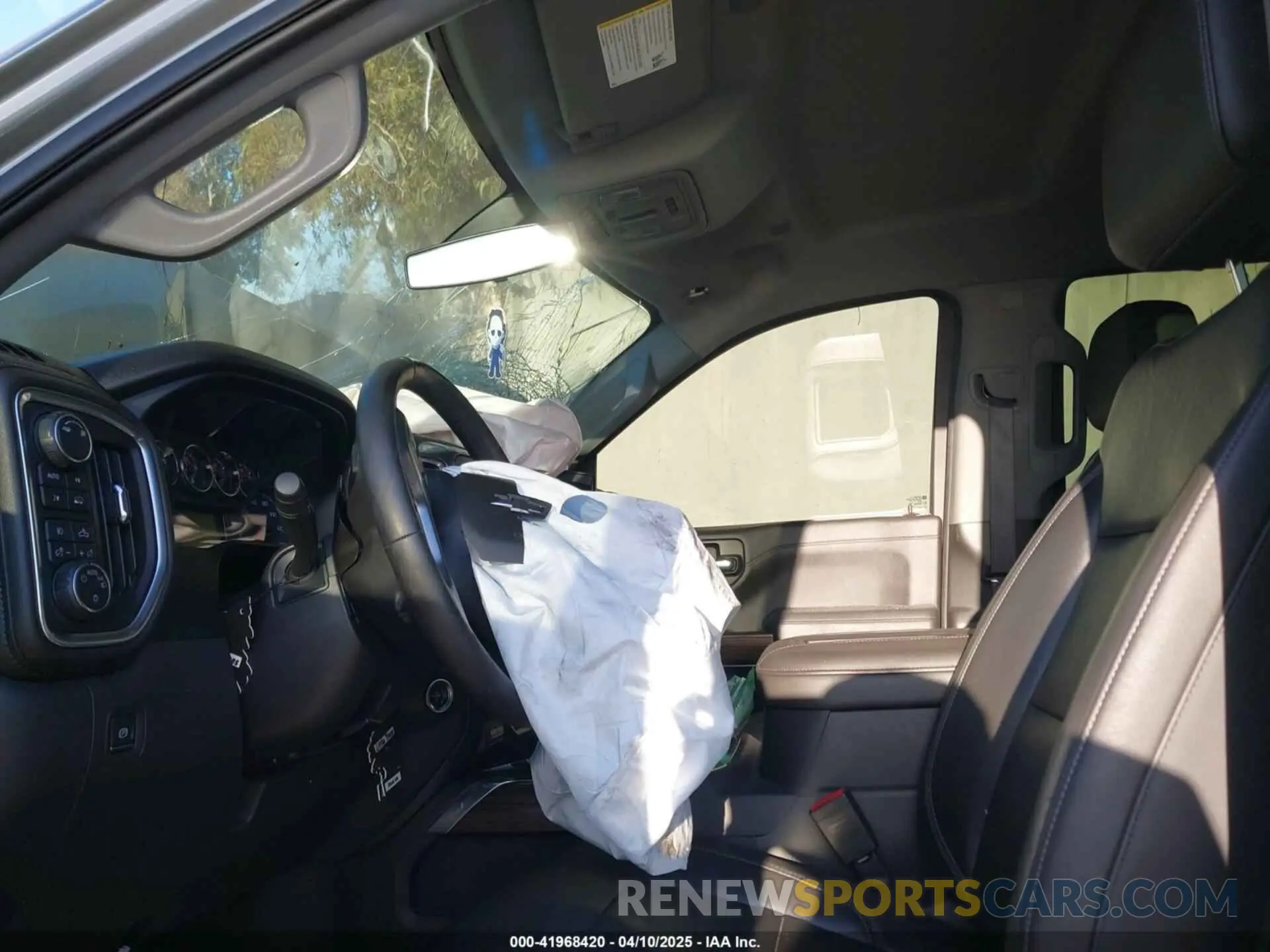 5 Photograph of a damaged car 3GCUYEED8KG158409 CHEVROLET SILVERADO 1500 2019