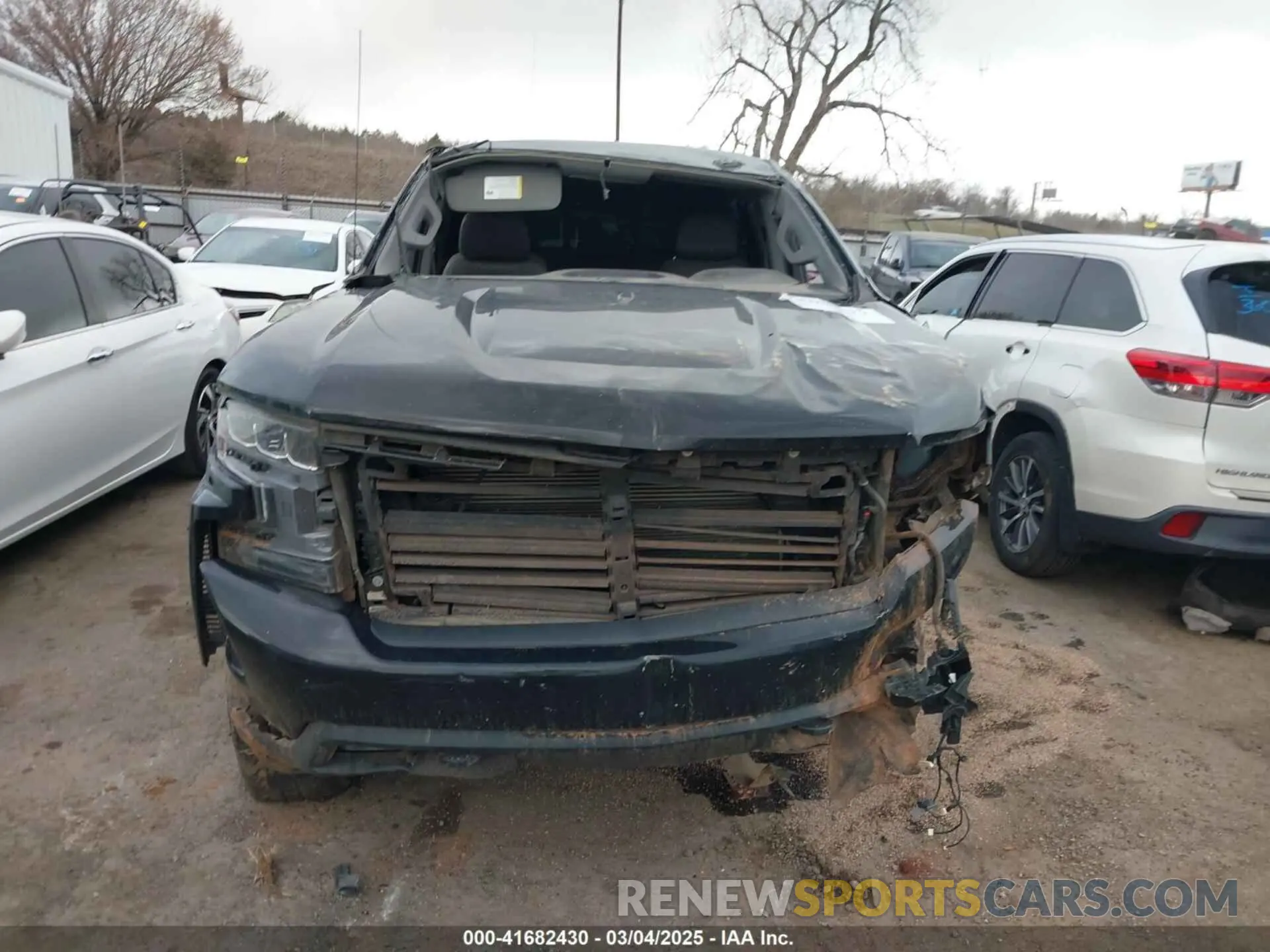 13 Photograph of a damaged car 3GCUYEED9KG101409 CHEVROLET SILVERADO 1500 2019