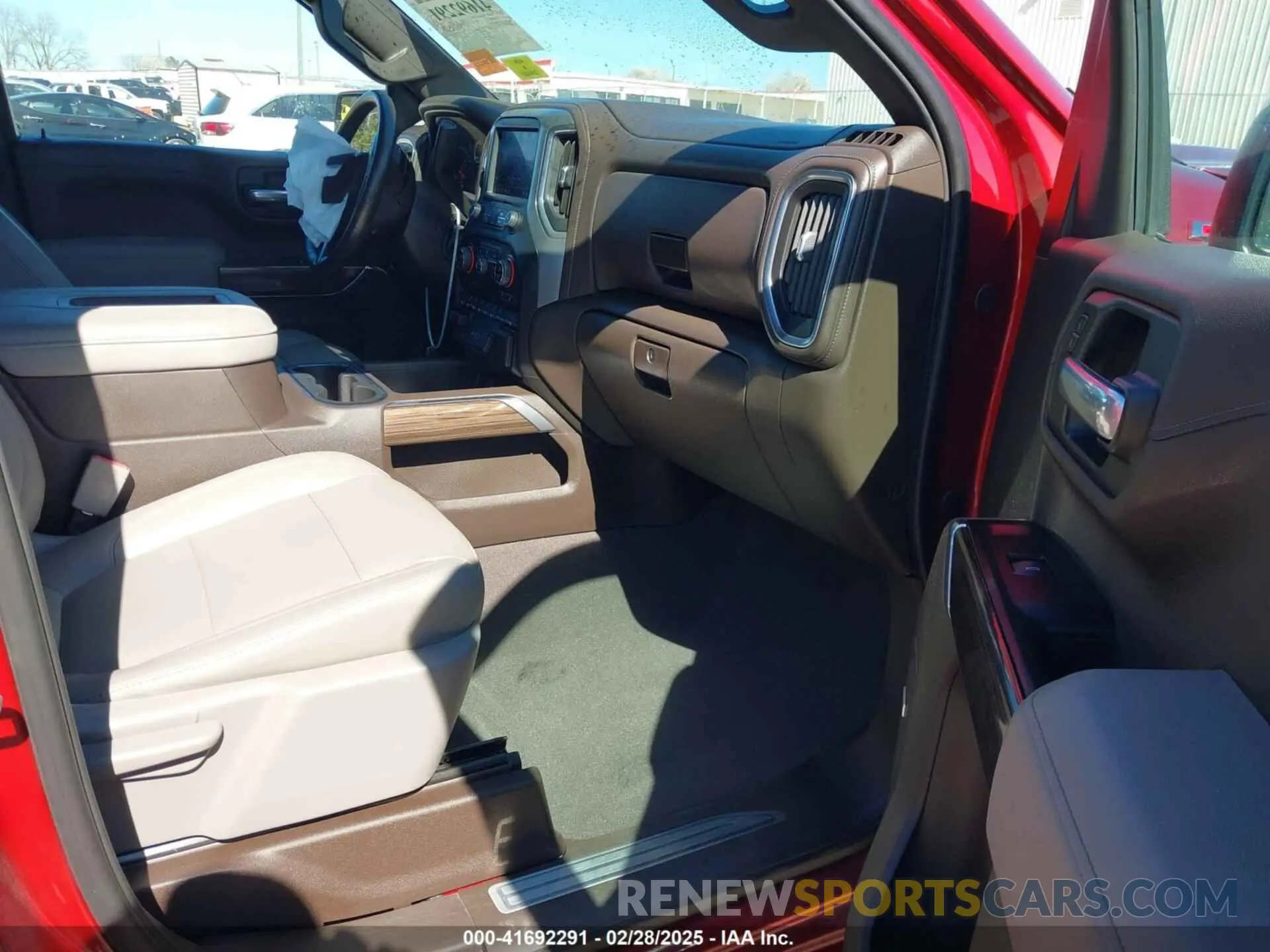5 Photograph of a damaged car 3GCUYEED9KG133518 CHEVROLET SILVERADO 1500 2019