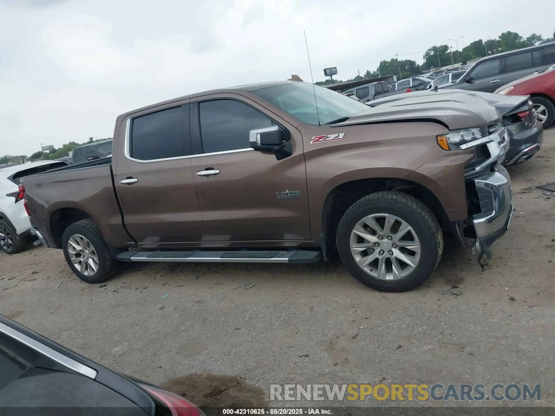13 Photograph of a damaged car 3GCUYGED9KG190278 CHEVROLET SILVERADO 1500 2019