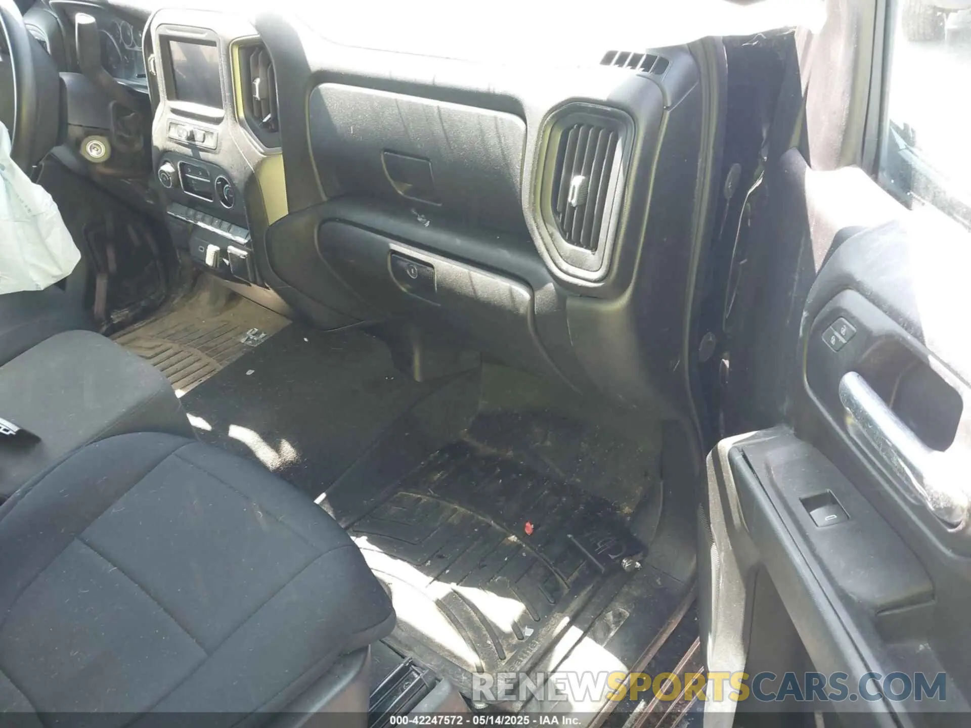 5 Photograph of a damaged car 1GCPYBEK3LZ360005 CHEVROLET SILVERADO 1500 2020