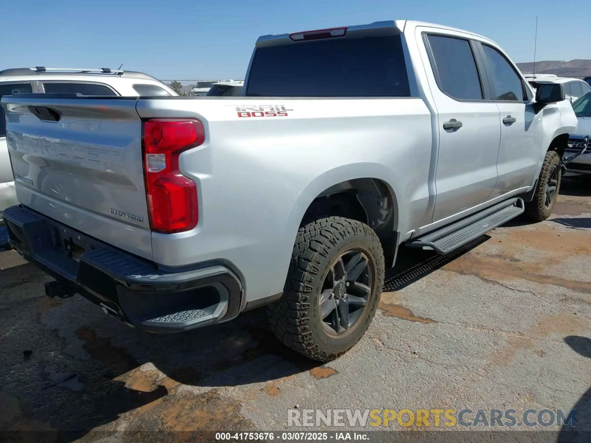 4 Фотография поврежденного автомобиля 1GCPYCEFXLZ122516 CHEVROLET SILVERADO 1500 2020
